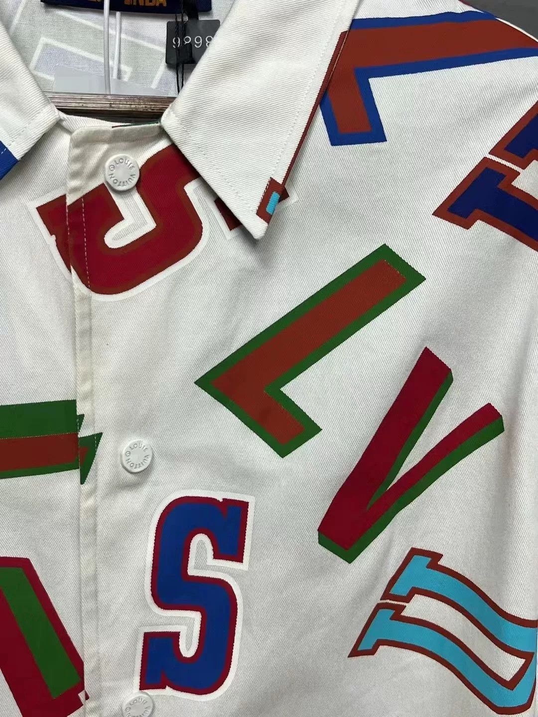Louis Vuitton LV x NBA Graffiti Shirt Size US M / EU 48-50 / 2 - 3 Thumbnail