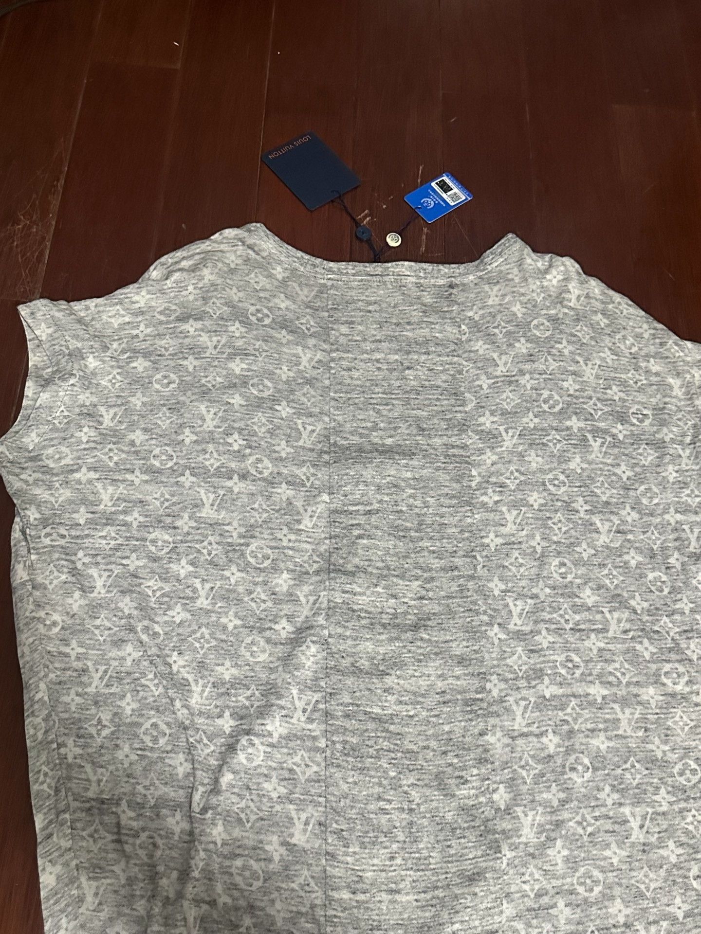 Louis Vuitton LV Monogram Print Short Sleeve T-Shirt Size XS / US 0-2 / IT 36-38 - 5 Thumbnail