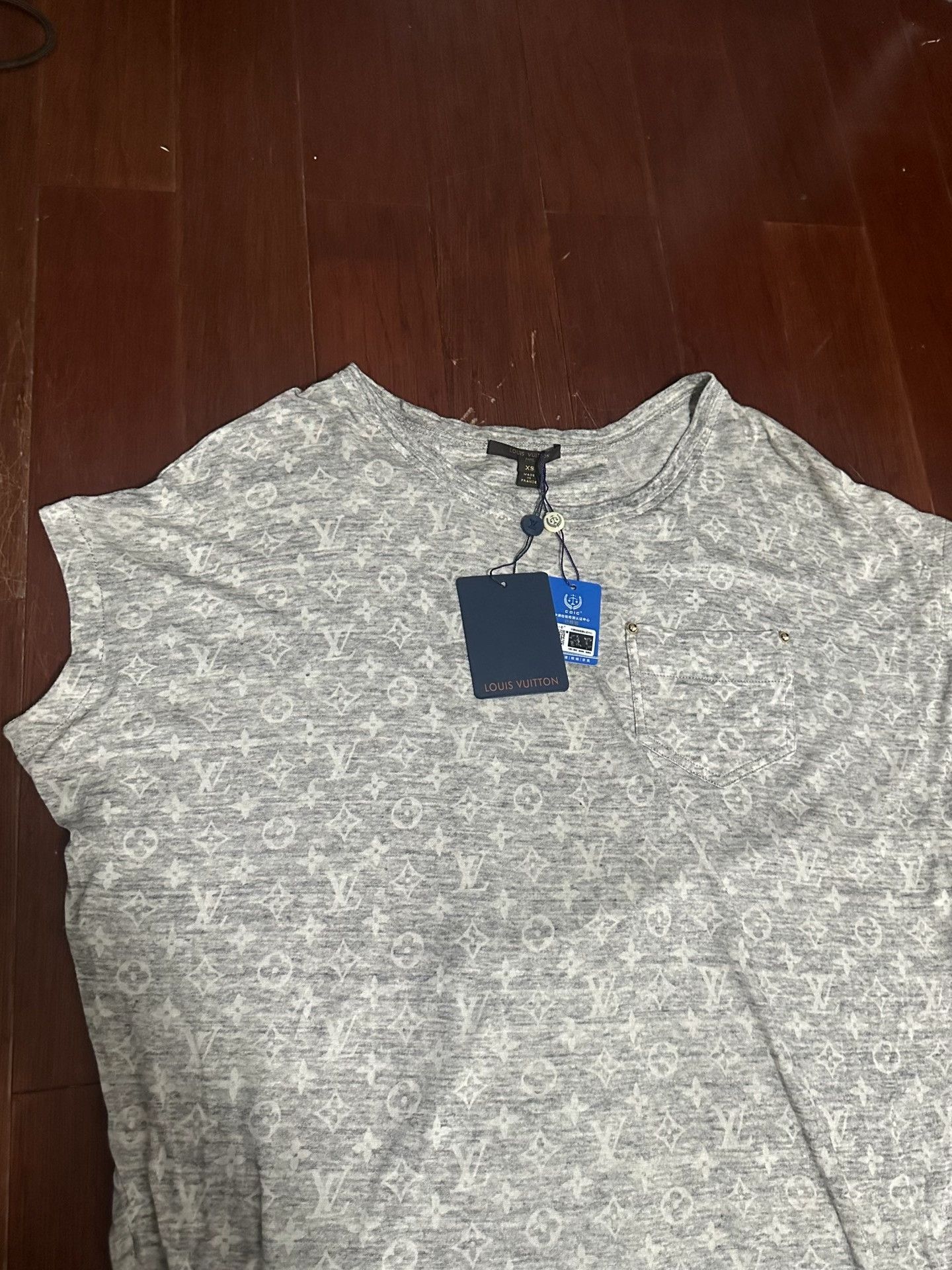 Louis Vuitton LV Monogram Print Short Sleeve T-Shirt Size XS / US 0-2 / IT 36-38 - 2 Thumbnail