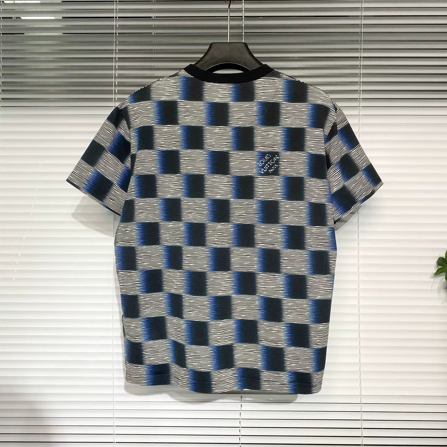 Louis Vuitton LV Blue-Gray Checkered Logo T-shirt Size US M / EU 48-50 / 2 - 2 Thumbnail