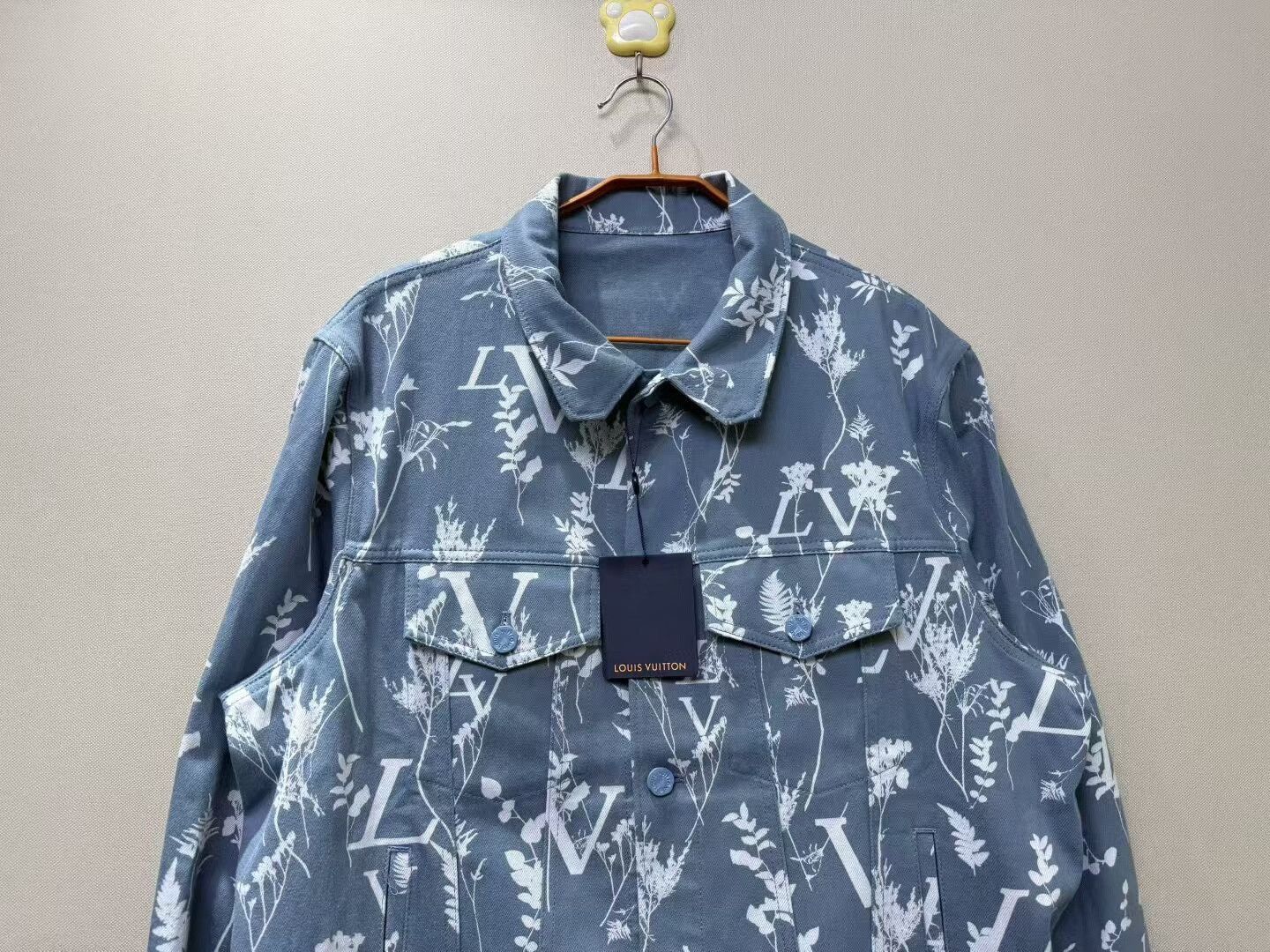 Louis Vuitton Louis Vuitton Blue Logo Denim Jacket Size US XL / EU 56 / 4 - 2 Thumbnail