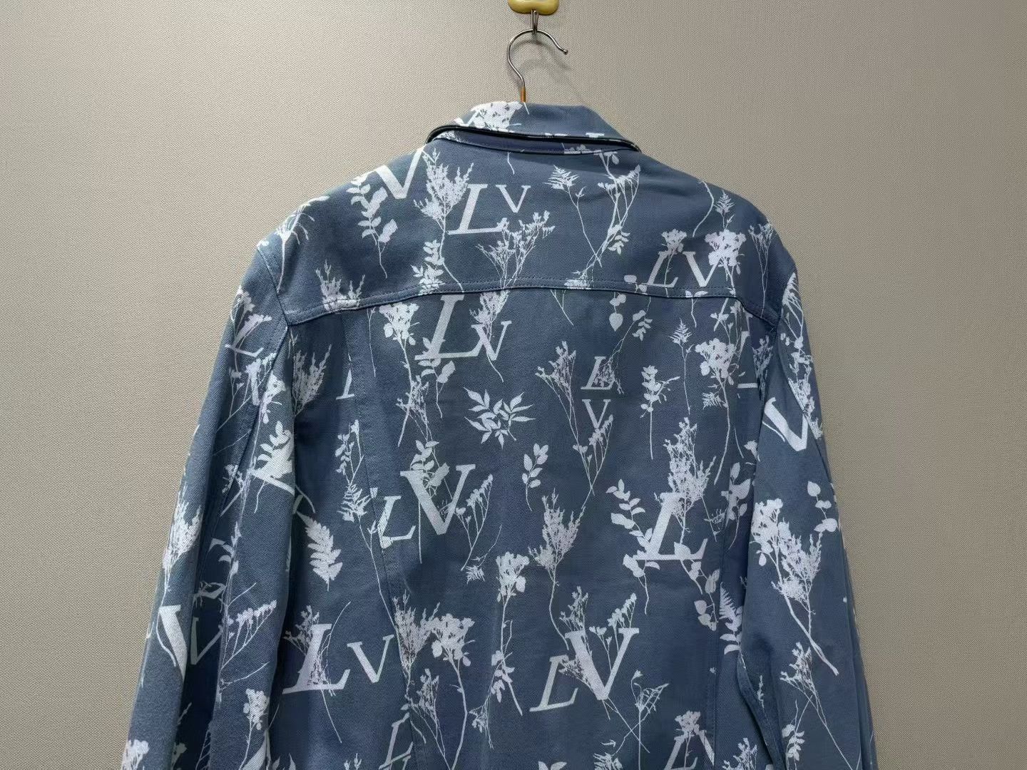 Louis Vuitton Louis Vuitton Blue Logo Denim Jacket Size US XL / EU 56 / 4 - 5 Thumbnail