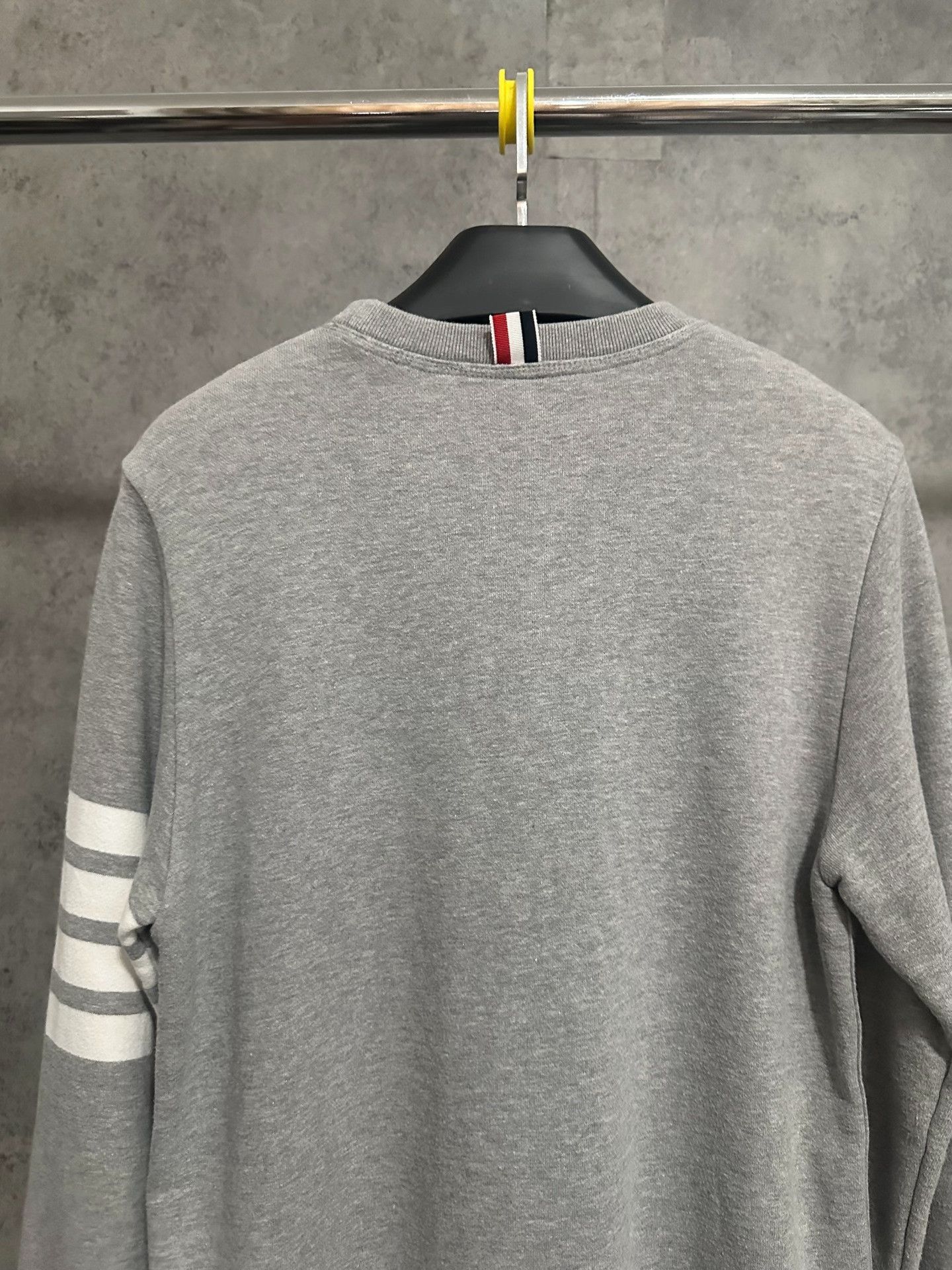 Thom Browne Thom Browne Classic Gray Four-Stripe Crewneck Size US M / EU 48-50 / 2 - 6 Thumbnail