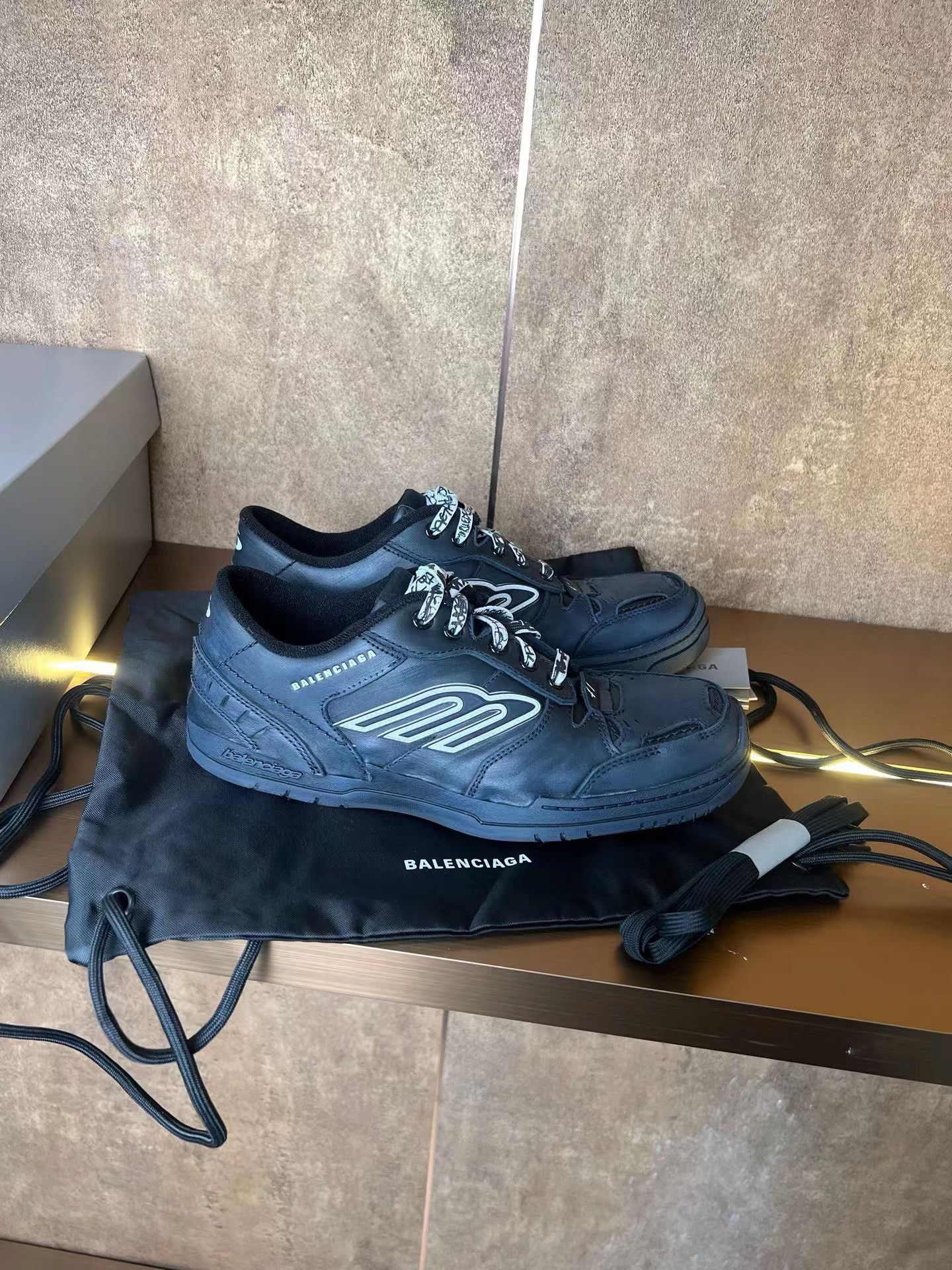 Balenciaga Balenciaga Hamptons Size US 8 / EU 41 - 2 Thumbnail