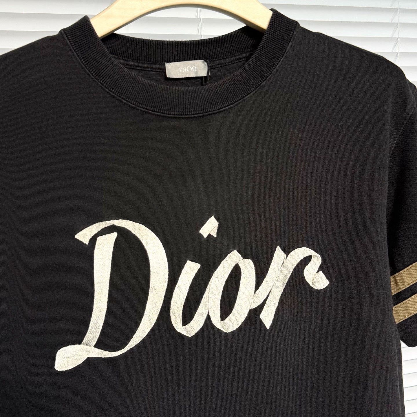 Dior Dior Short-Sleeve Embroidered Logo T-Shirt Size US S / EU 44-46 / 1 - 3 Thumbnail