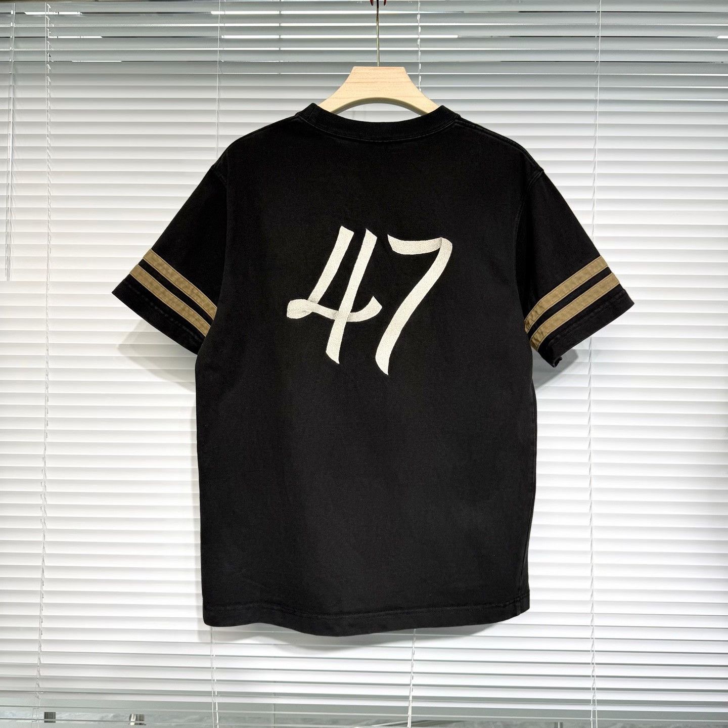 Dior Dior Short-Sleeve Embroidered Logo T-Shirt Size US S / EU 44-46 / 1 - 2 Thumbnail