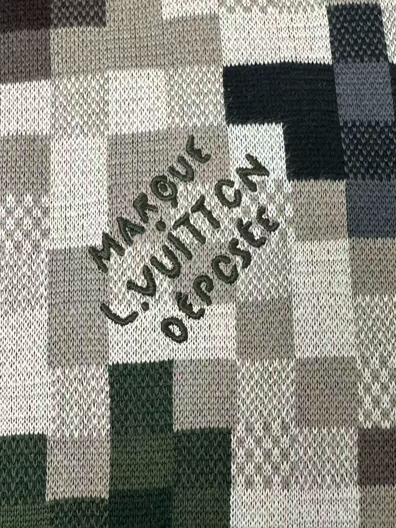 Louis Vuitton Louis Vuitton Camouflage Letter Jacquard Crewneck Pullover Size US S / EU 44-46 / 1 - 3 Thumbnail