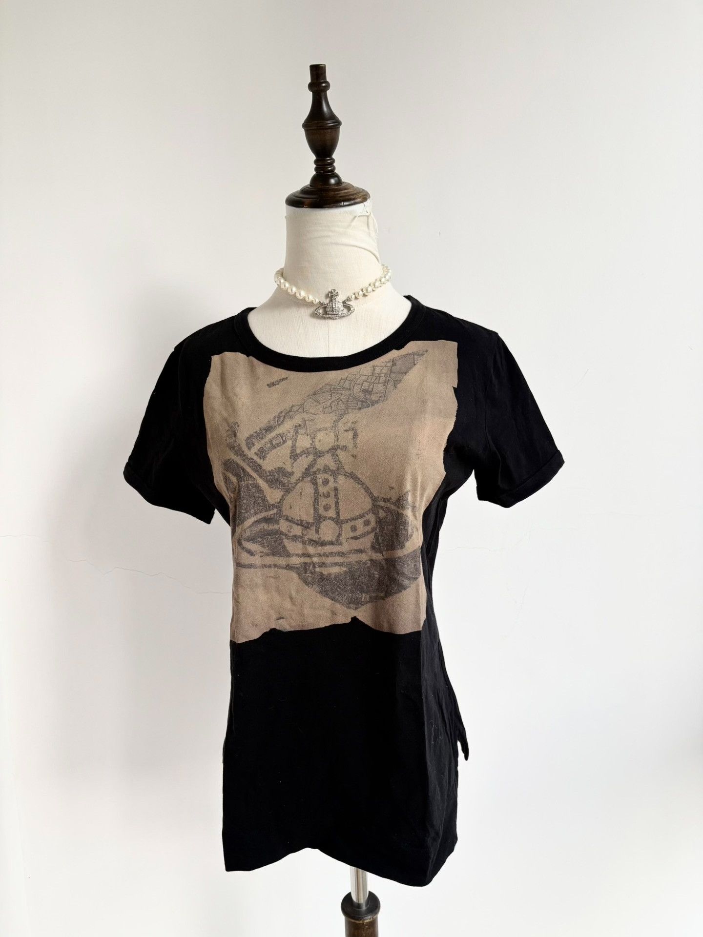 Vivienne Westwood Vivienne Westwood Vintage Black Saturn T-shirt Size S / US 4 / IT 40 - 2 Thumbnail