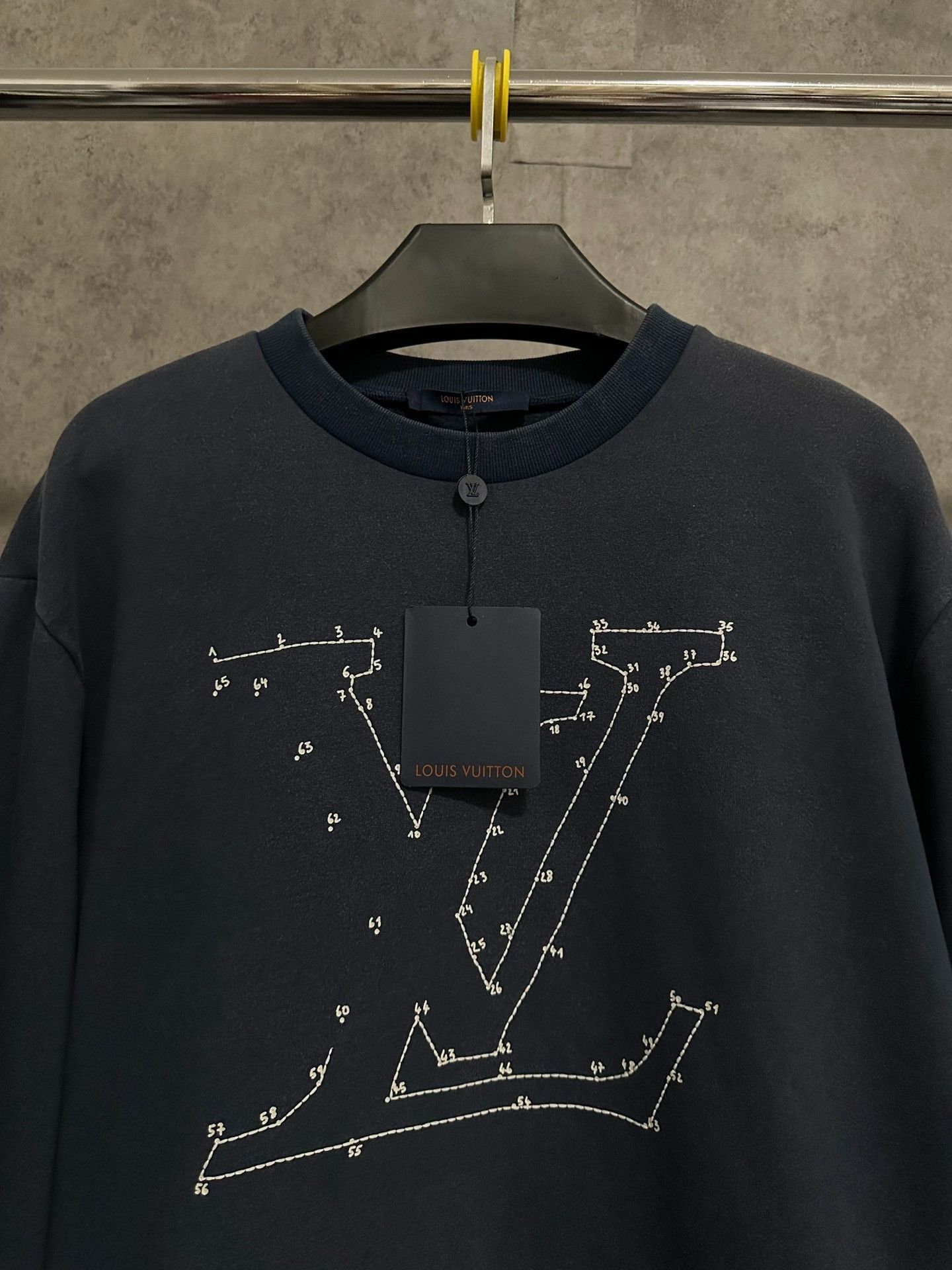 Louis Vuitton Louis Vuitton Embroidered Logo Sweatshirt Size US XS / EU 42 / 0 - 2 Thumbnail