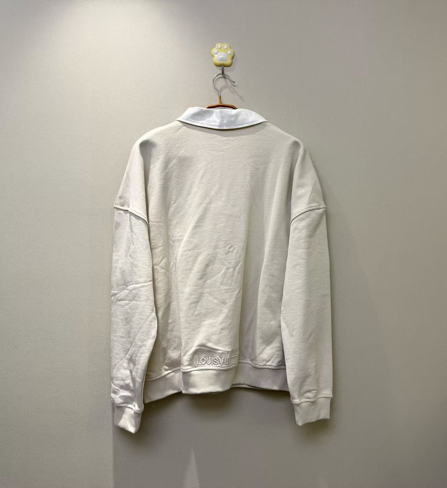Louis Vuitton Louis Vuitton Beige Embroidered Logo Polo Sweatshirt Size US M / EU 48-50 / 2 - 4 Thumbnail
