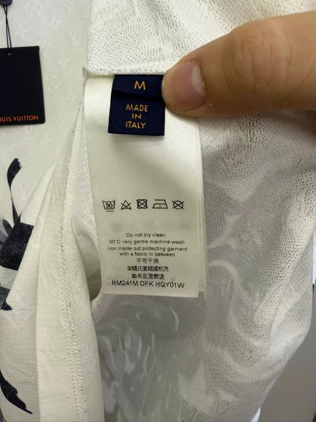 Louis Vuitton Louis Vuitton White Logo Water Plant T-Shirt Size US M / EU 48-50 / 2 - 3 Thumbnail