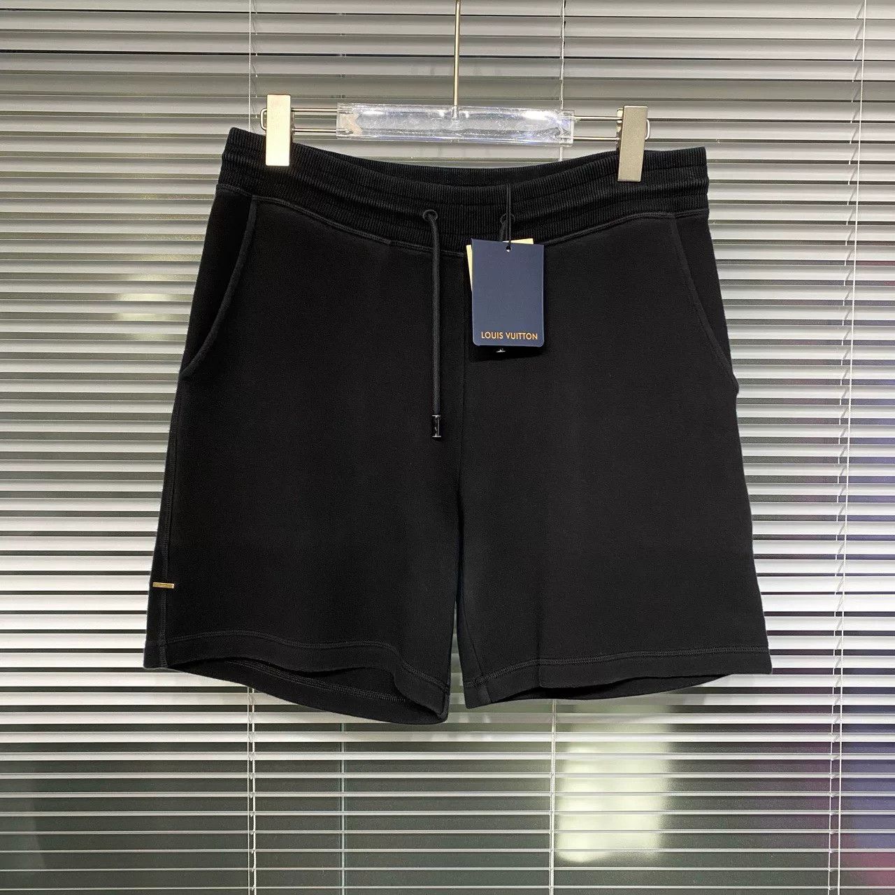 Louis Vuitton Louis Vuitton Casual Shorts Size US 36 / EU 52 - 2 Thumbnail