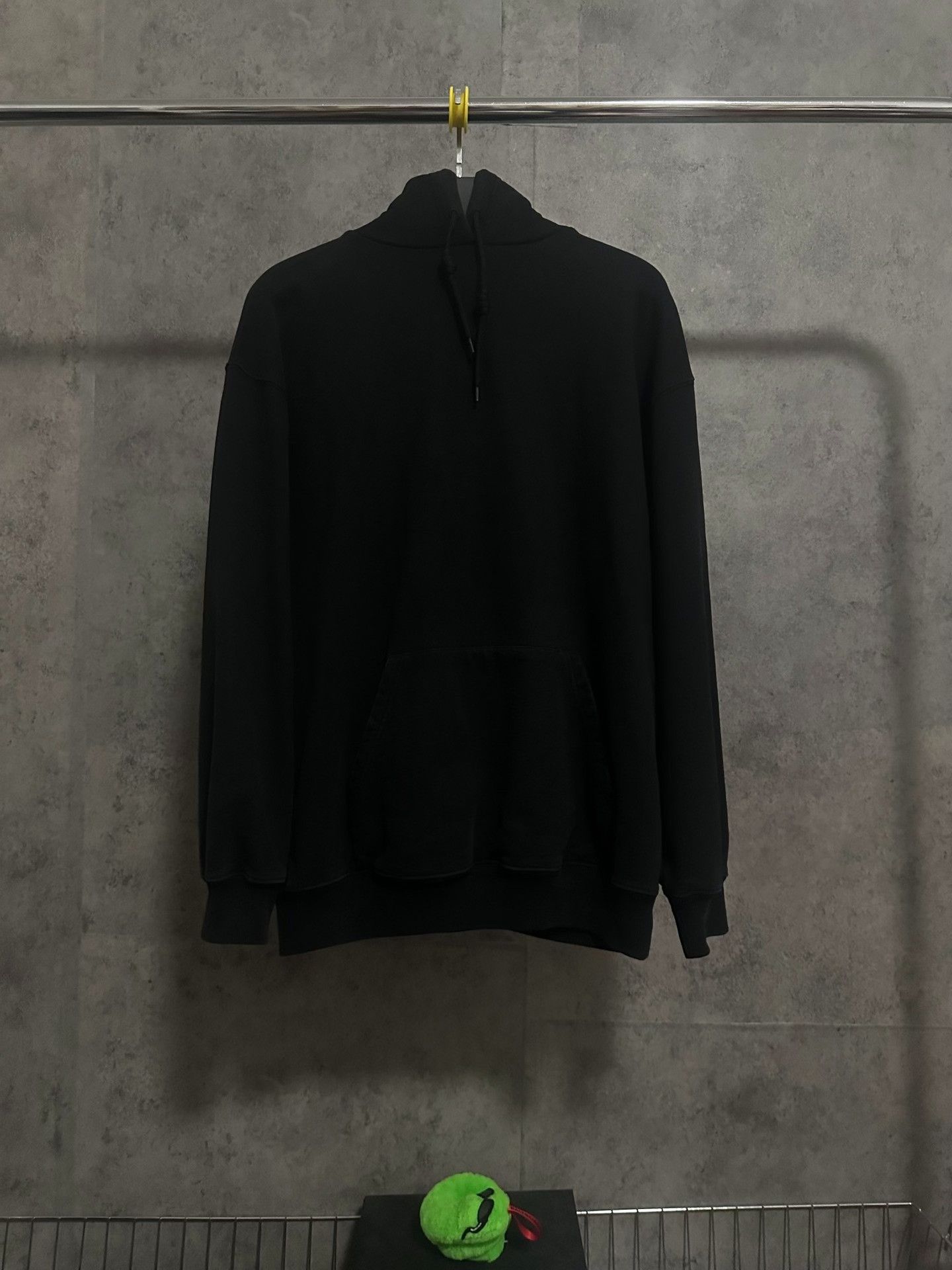 Balenciaga Balenciaga Back Logo Hoodie Size US S / EU 44-46 / 1 - 4 Thumbnail