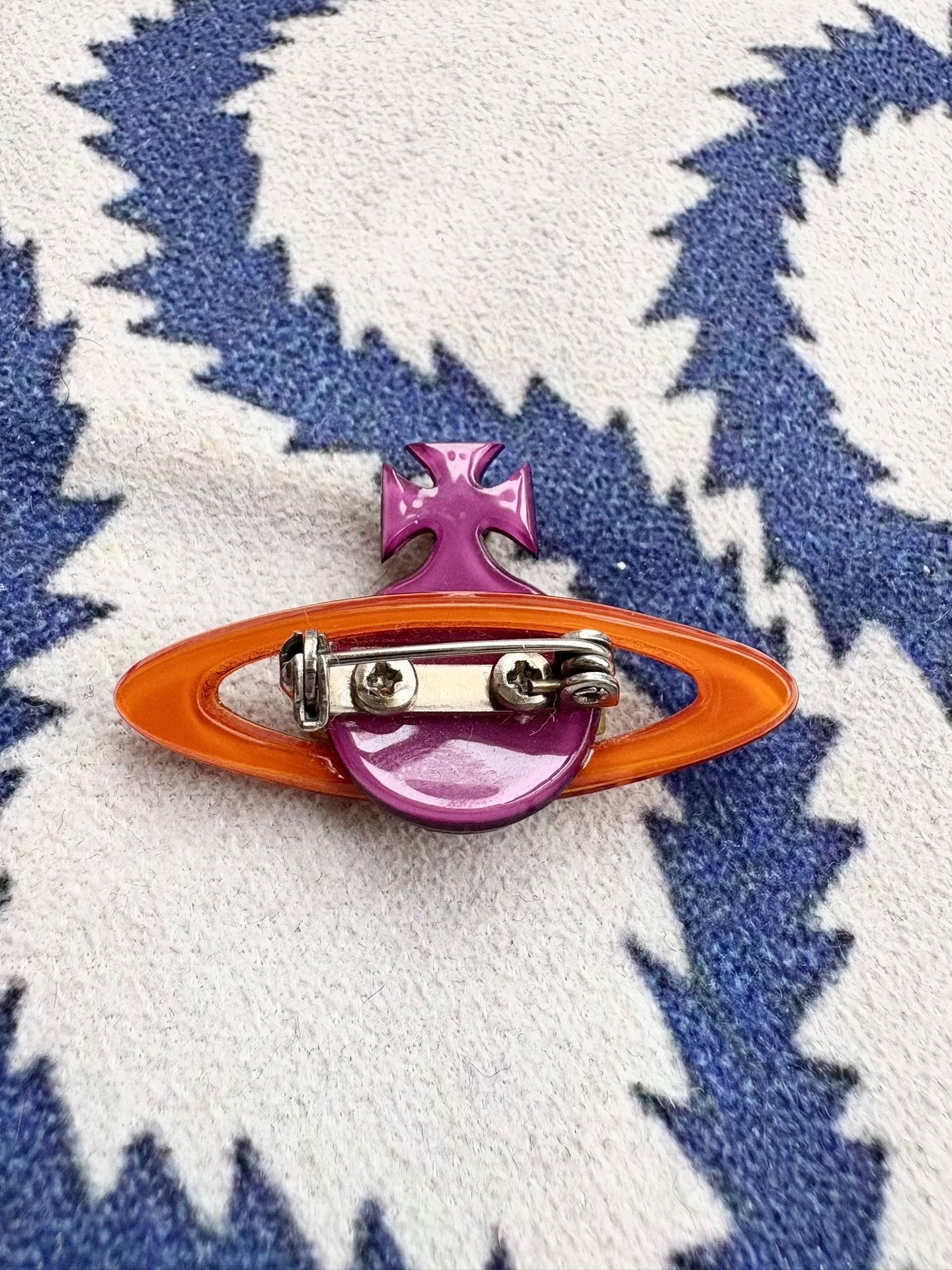 Vivienne Westwood Vivienne Westwood Saturn Acrylic Brooch Size ONE SIZE - 2 Thumbnail
