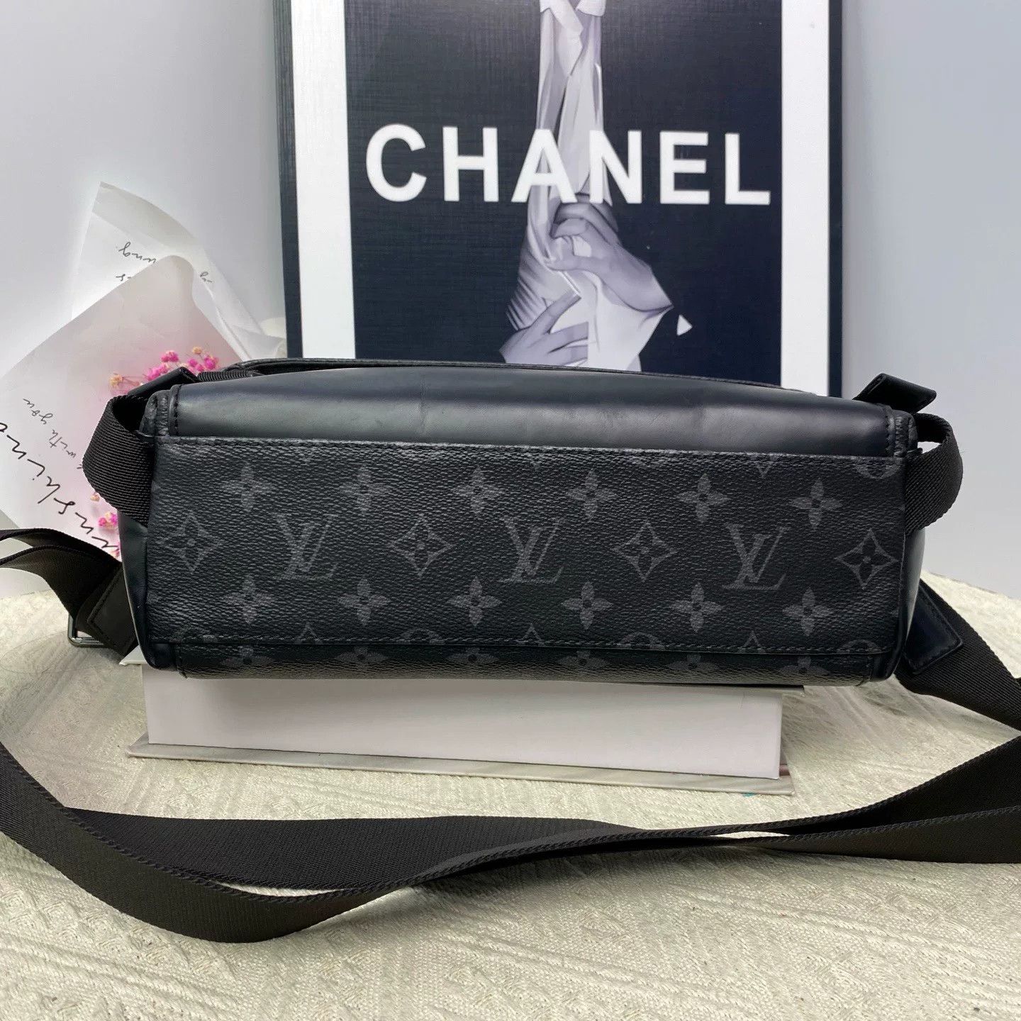 Louis Vuitton Pre-loved Bag Very good condition Size ONE SIZE - 4 Thumbnail