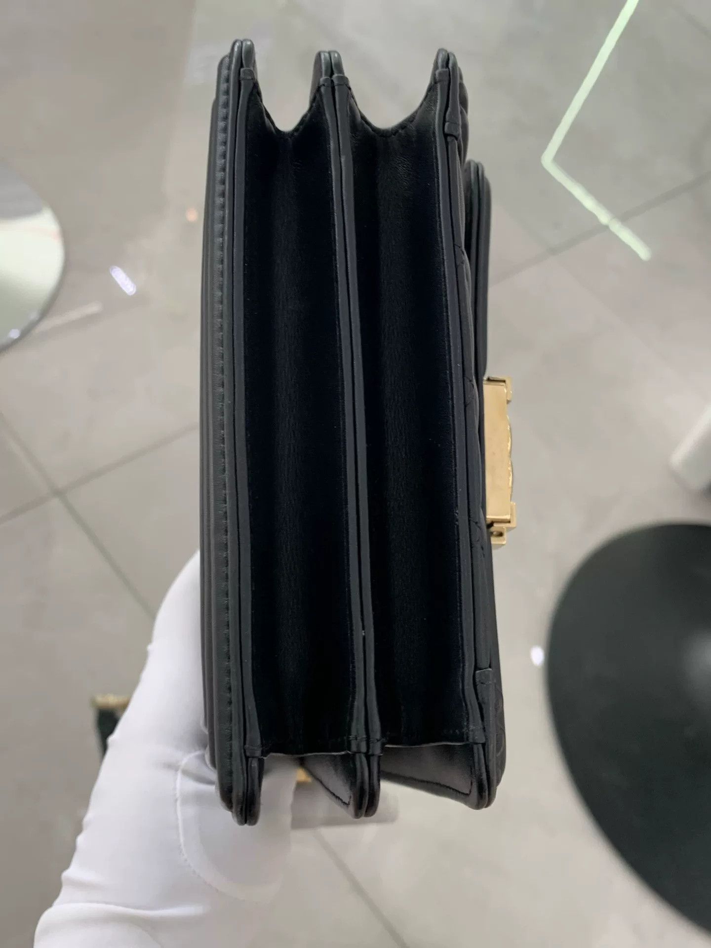 Chanel Pre-loved Bag Very good condition Size ONE SIZE - 5 Thumbnail