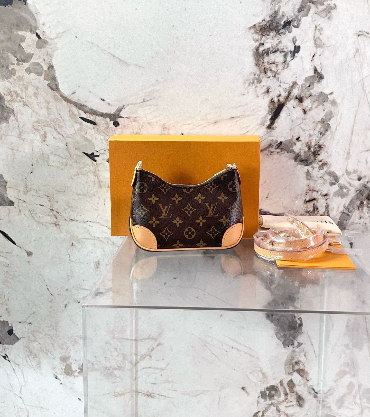 Louis Vuitton Pre-loved Bag Very good condition Size ONE SIZE - 2 Thumbnail