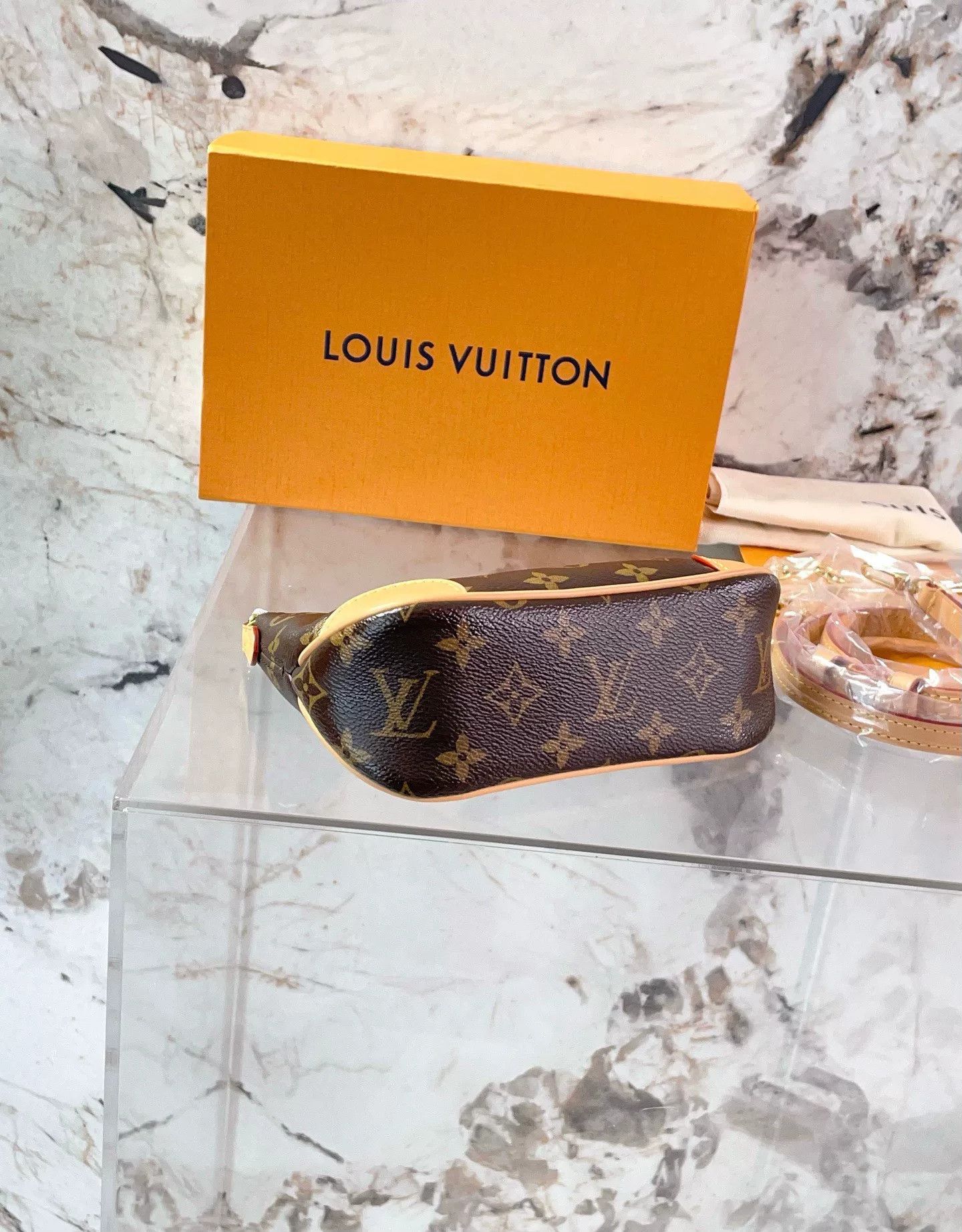 Louis Vuitton Pre-loved Bag Very good condition Size ONE SIZE - 5 Thumbnail