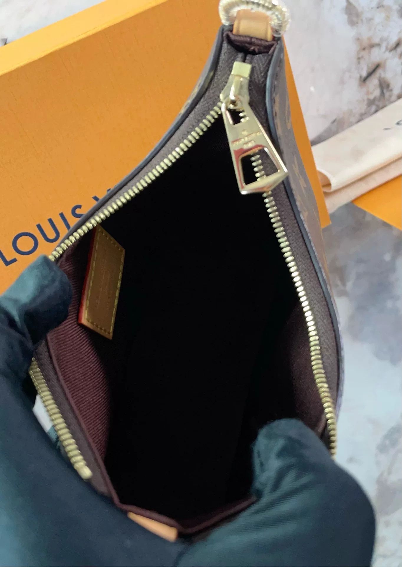 Louis Vuitton Pre-loved Bag Very good condition Size ONE SIZE - 9 Thumbnail
