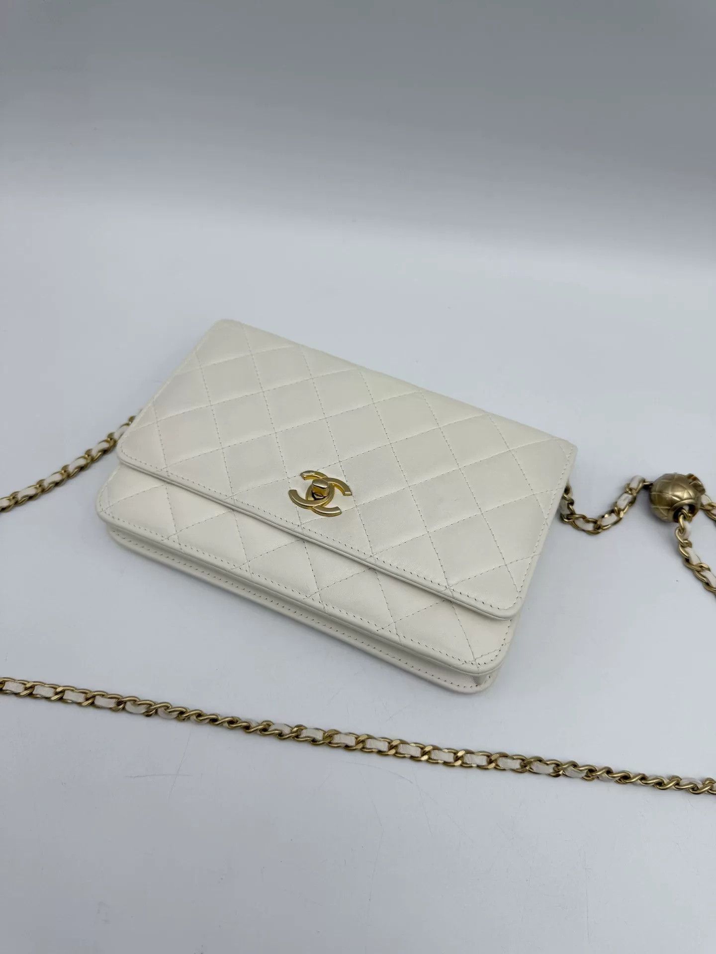 Chanel Pre-loved Bag Very good condition Size ONE SIZE - 6 Thumbnail