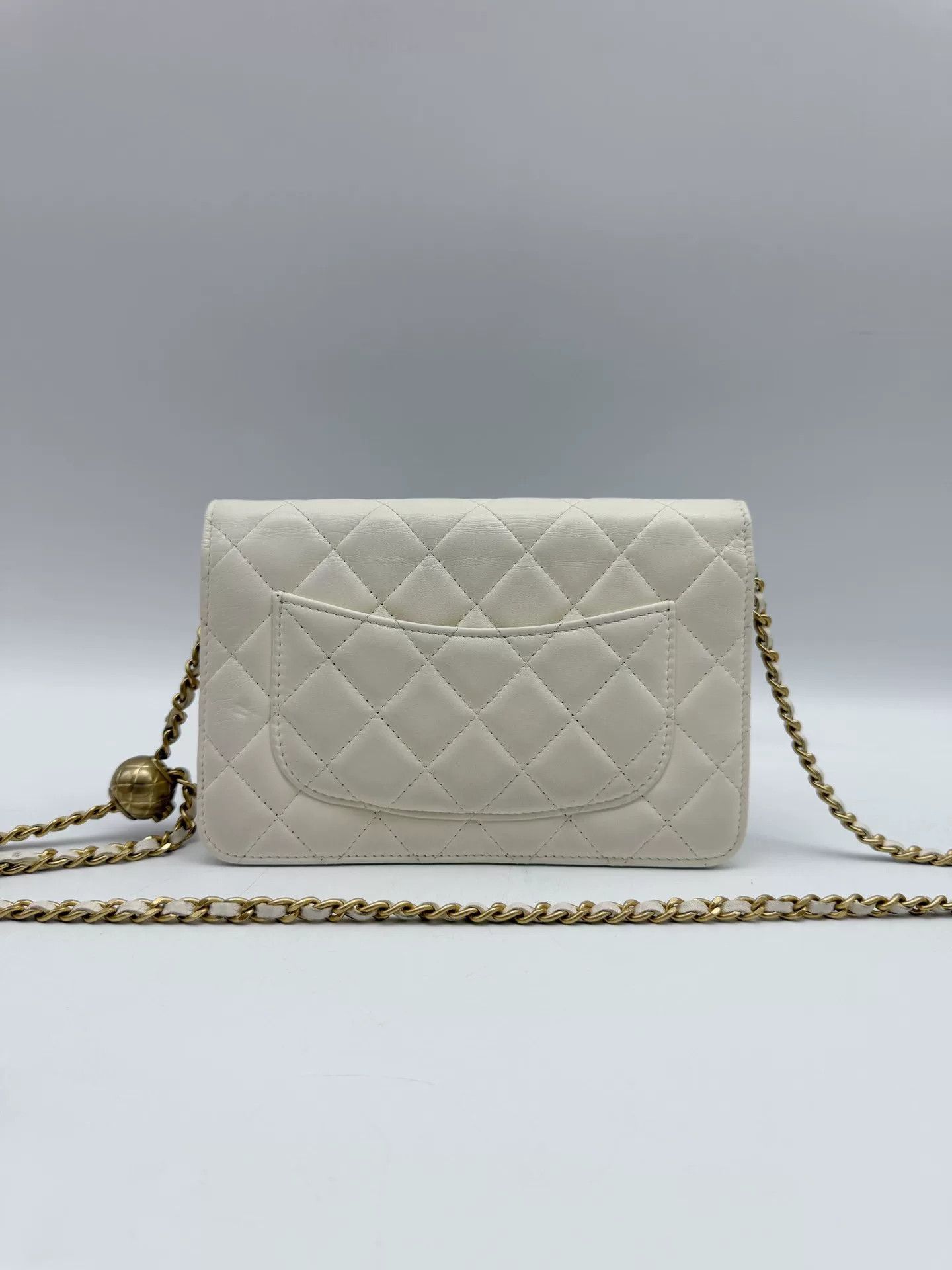 Chanel Pre-loved Bag Very good condition Size ONE SIZE - 4 Thumbnail