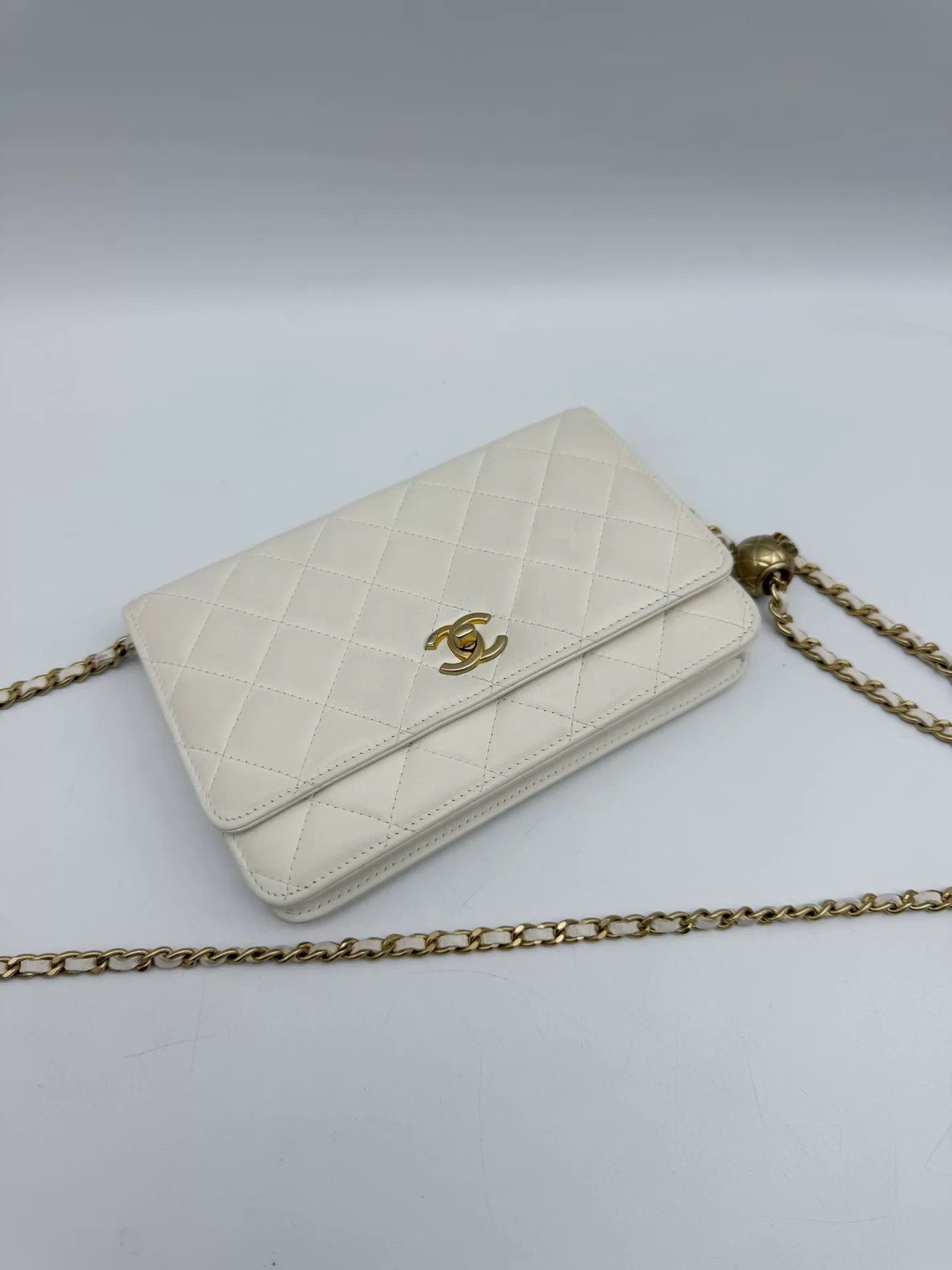 Chanel Pre-loved Bag Very good condition Size ONE SIZE - 5 Thumbnail