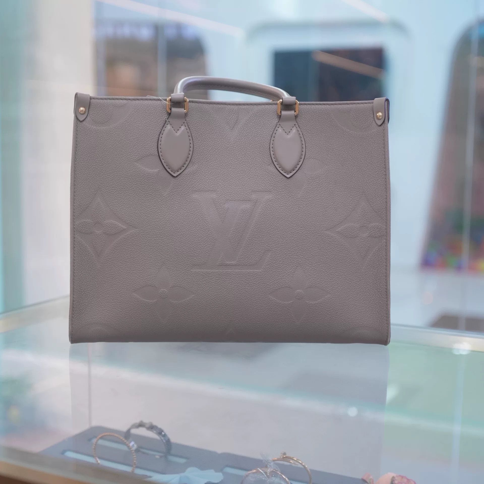 Louis Vuitton Pre-loved Bag Very good condition Size ONE SIZE - 3 Thumbnail