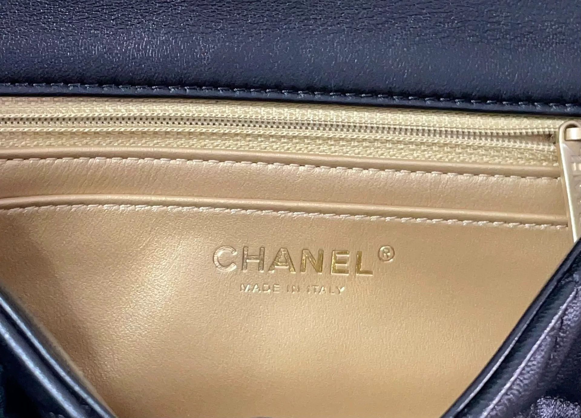 Chanel Pre-loved Bag Very good condition Size ONE SIZE - 8 Thumbnail