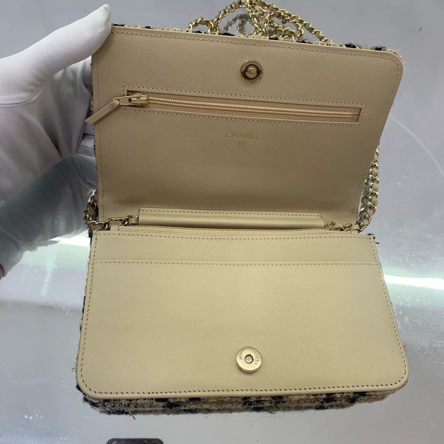 Chanel Pre-loved Bag Very good condition Size ONE SIZE - 5 Thumbnail