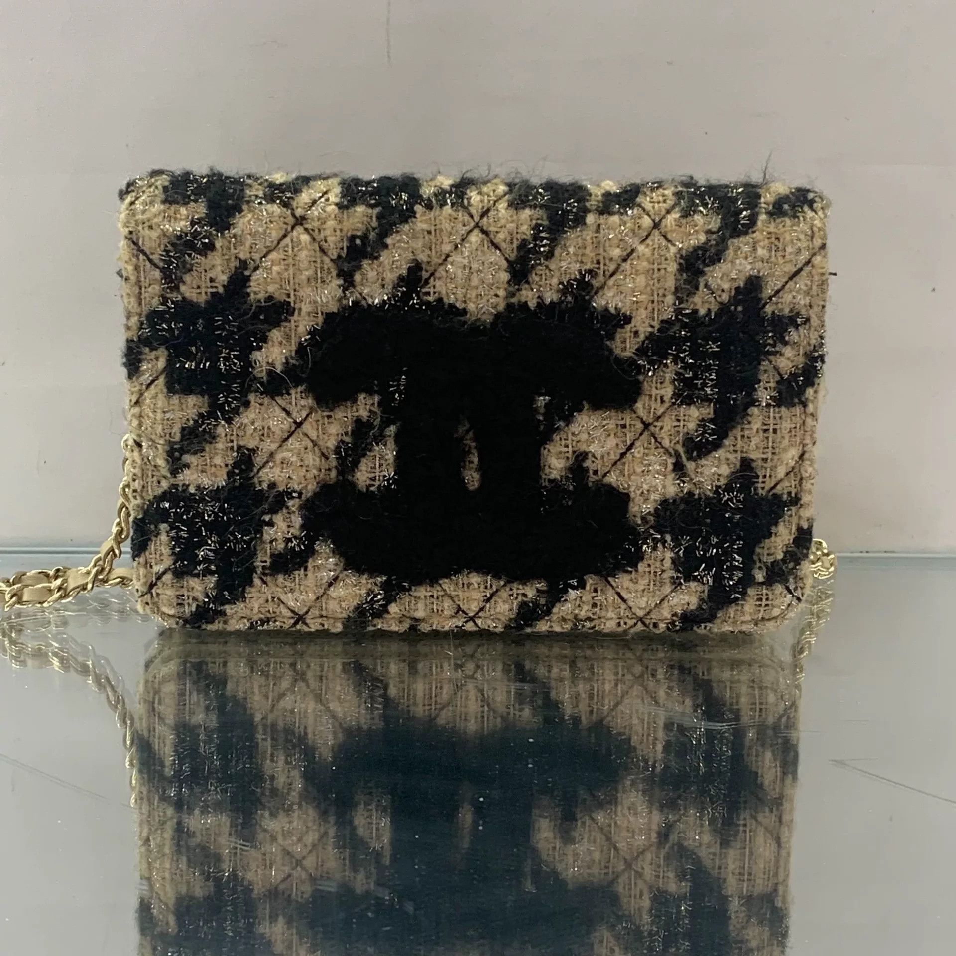 Chanel Pre-loved Bag Very good condition Size ONE SIZE - 2 Thumbnail
