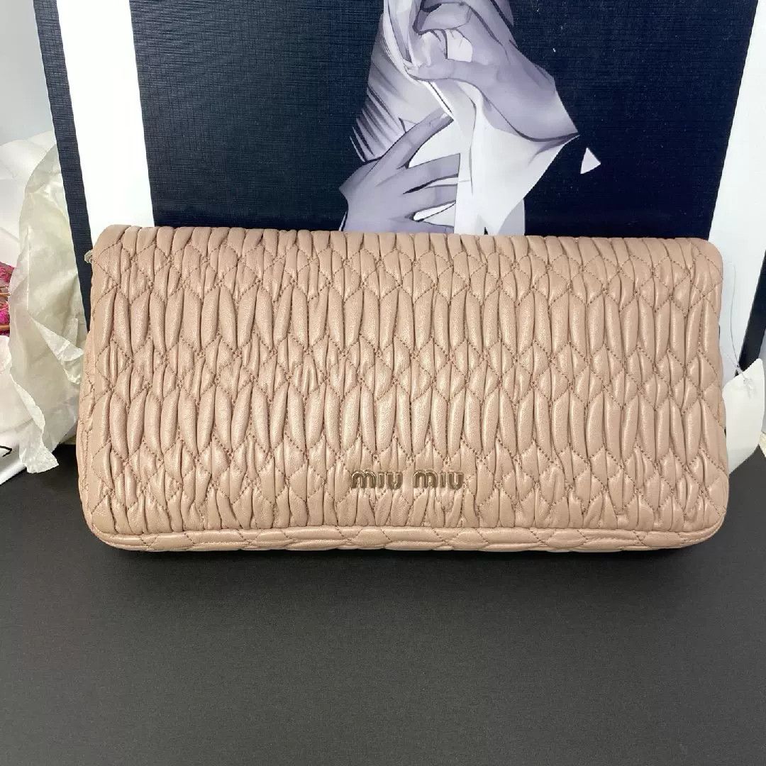 Miu Miu Pre-loved Bag Very good condition Size ONE SIZE - 5 Thumbnail