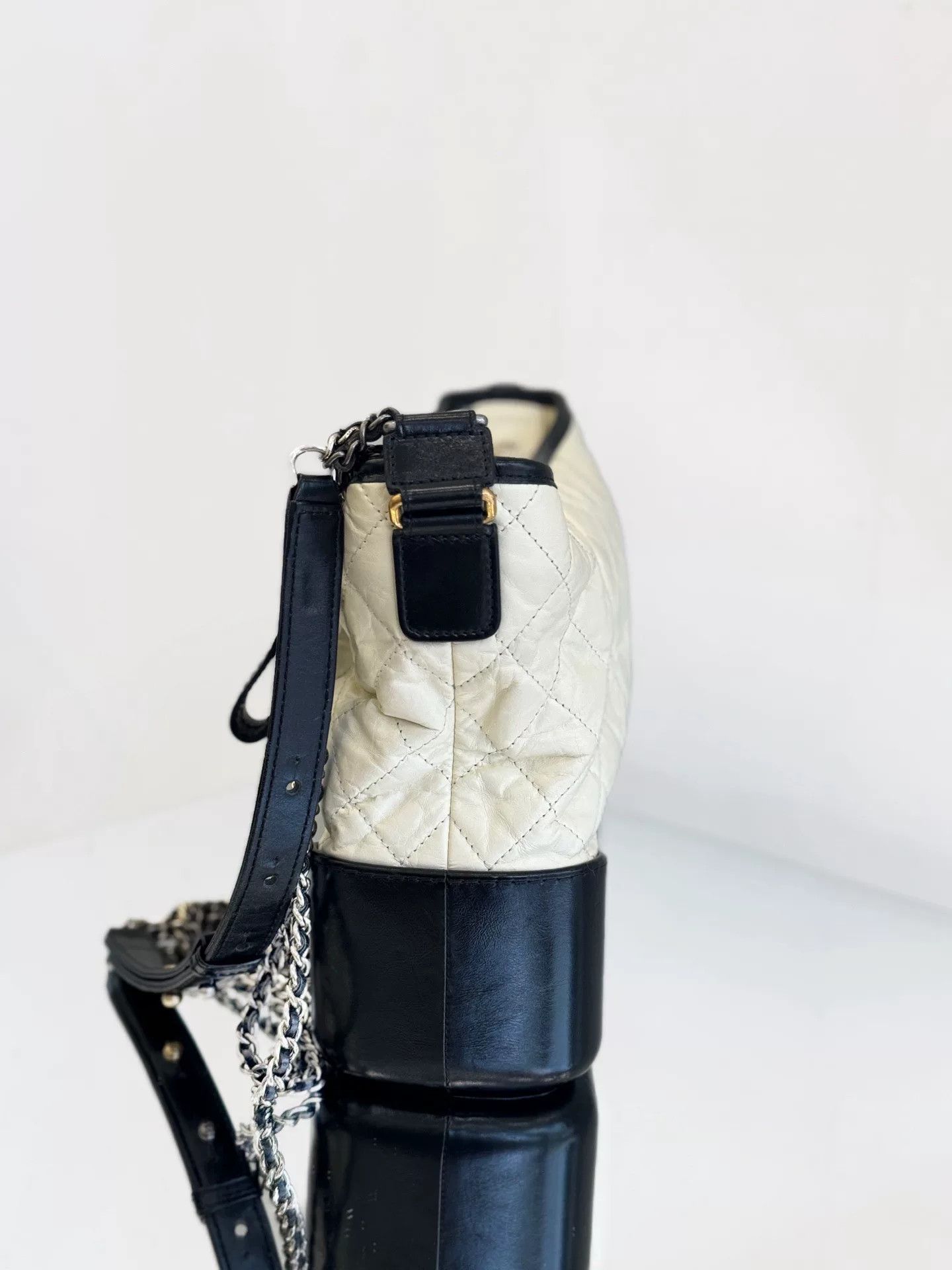 Chanel Pre-loved Bag Very good condition Size ONE SIZE - 3 Thumbnail