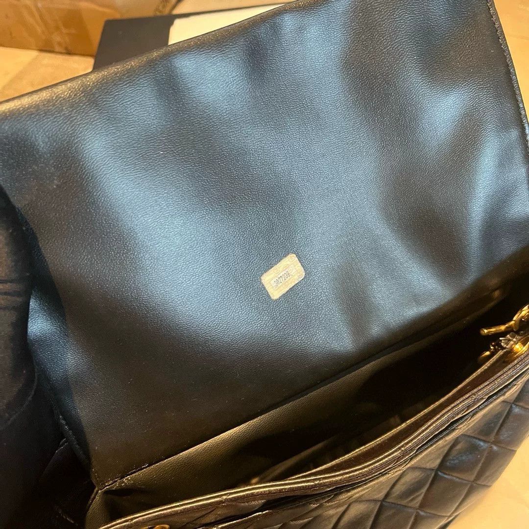 Chanel Pre-loved Bag Very good condition Size ONE SIZE - 9 Thumbnail