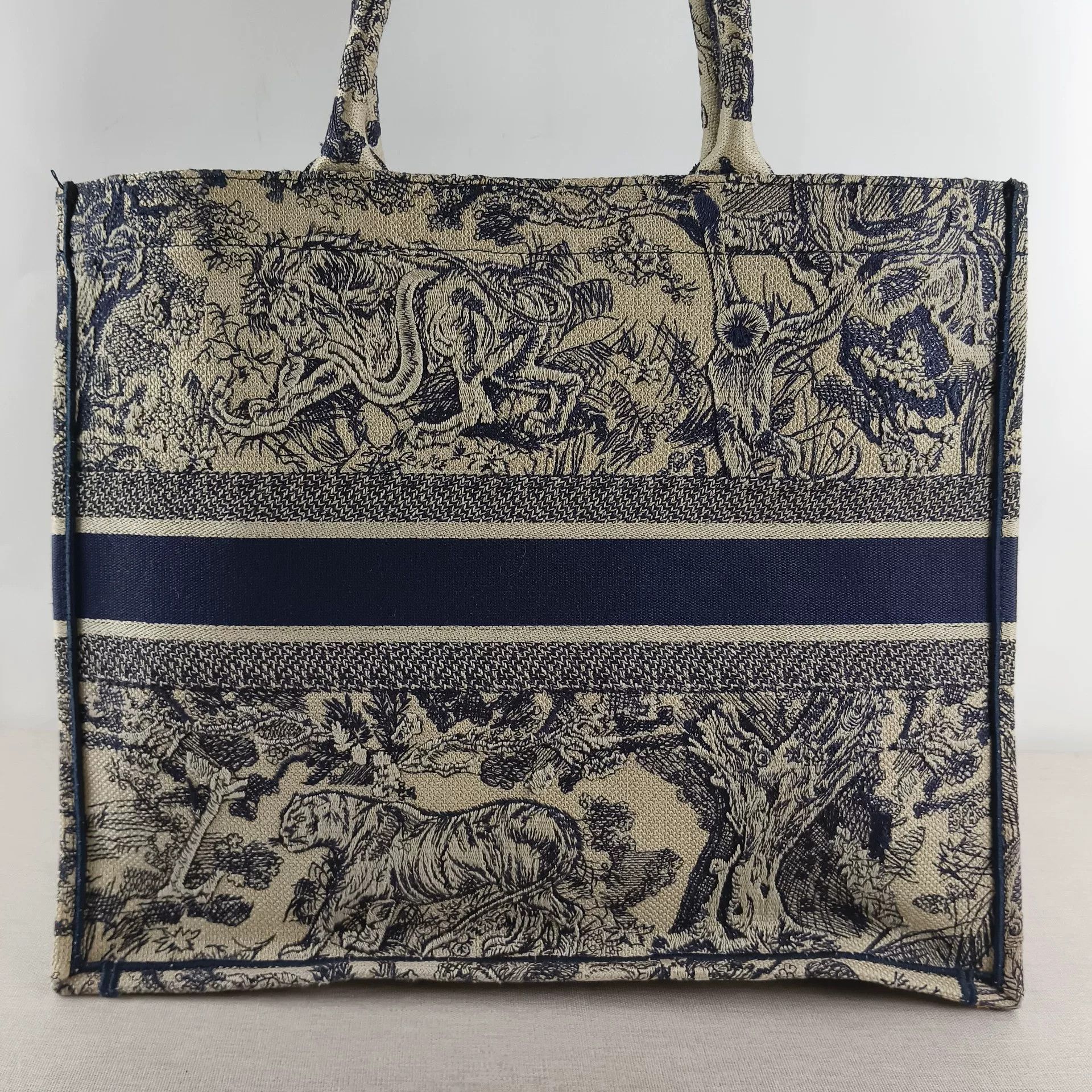 Dior Pre-loved Bag Very good condition Size ONE SIZE - 4 Thumbnail