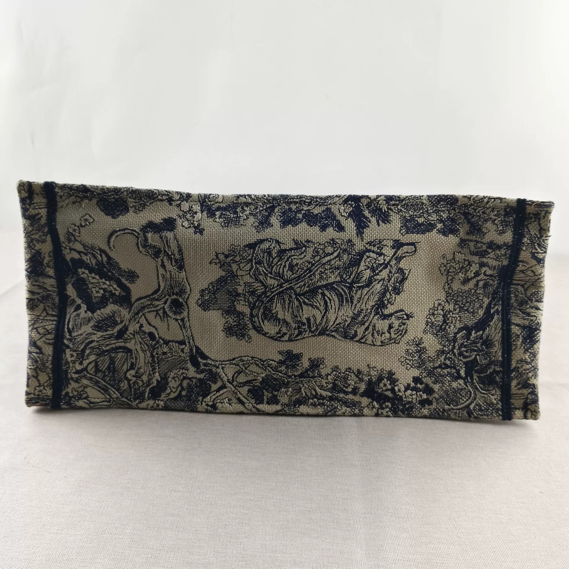 Dior Pre-loved Bag Very good condition Size ONE SIZE - 5 Thumbnail