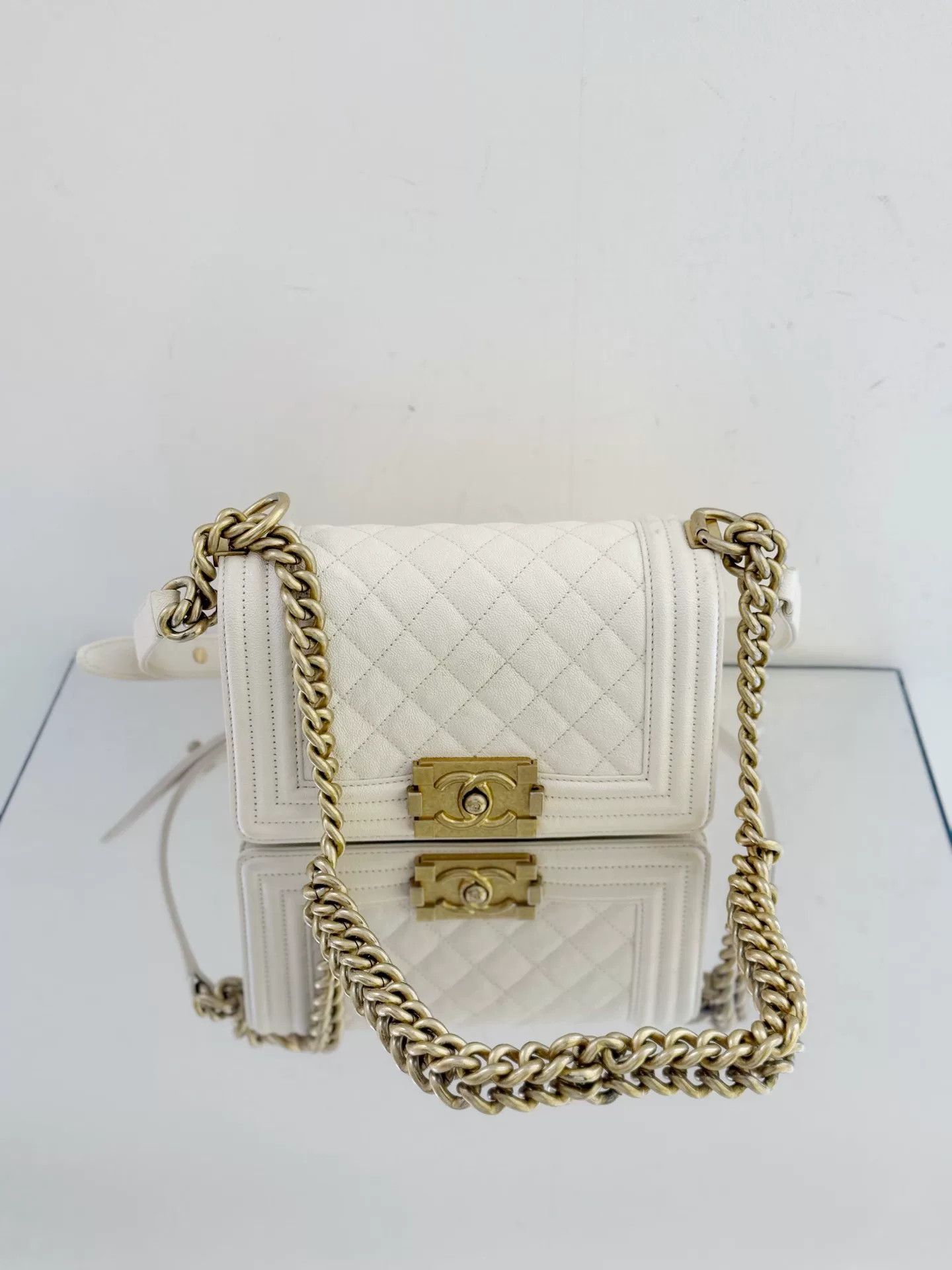 Chanel Pre-loved Bag Very good condition Size ONE SIZE - 2 Thumbnail