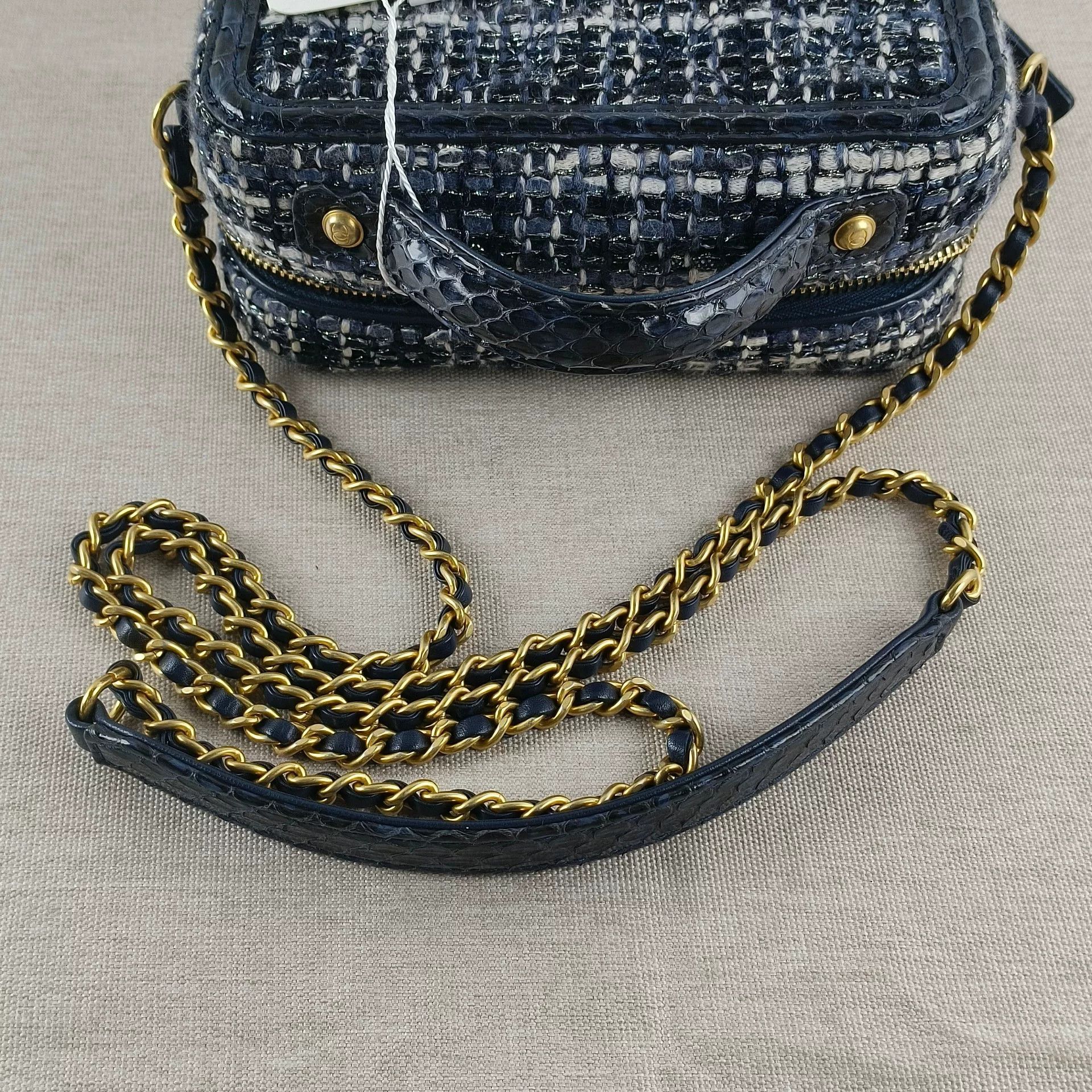 Chanel Pre-loved Bag Very good condition Size ONE SIZE - 8 Thumbnail