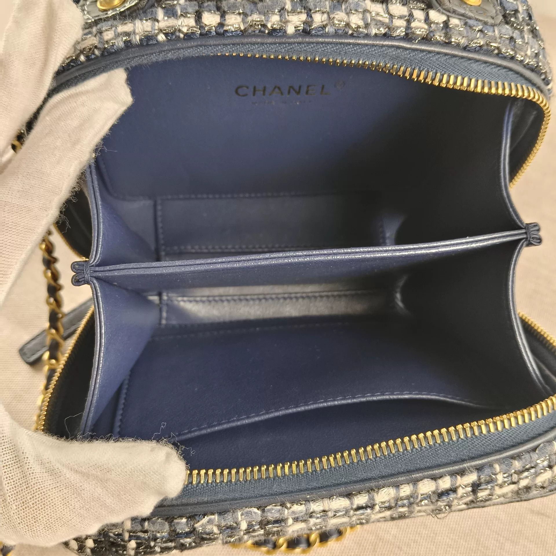 Chanel Pre-loved Bag Very good condition Size ONE SIZE - 2 Thumbnail
