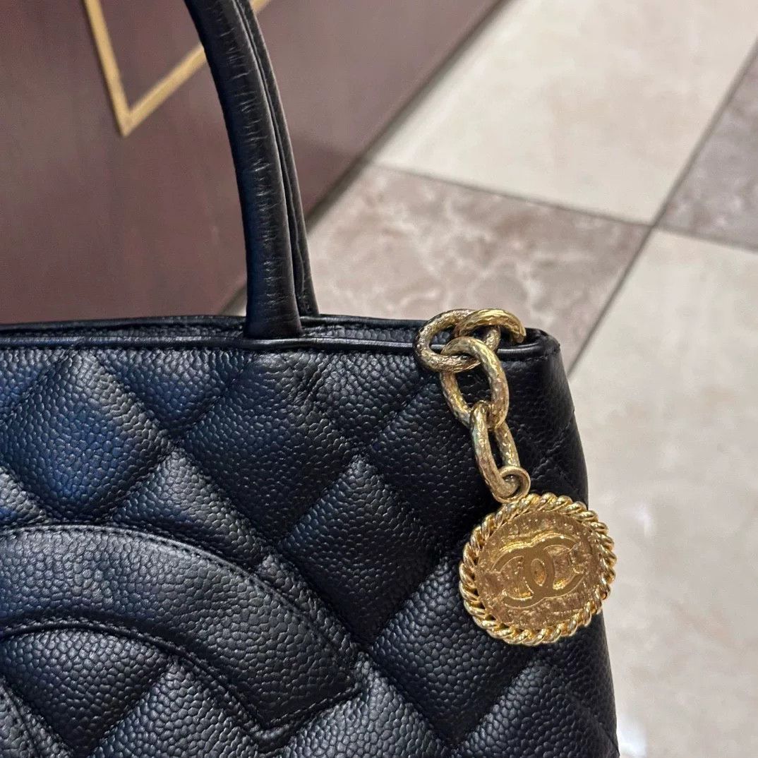 Chanel Pre-loved Bag Very good condition Size ONE SIZE - 3 Thumbnail