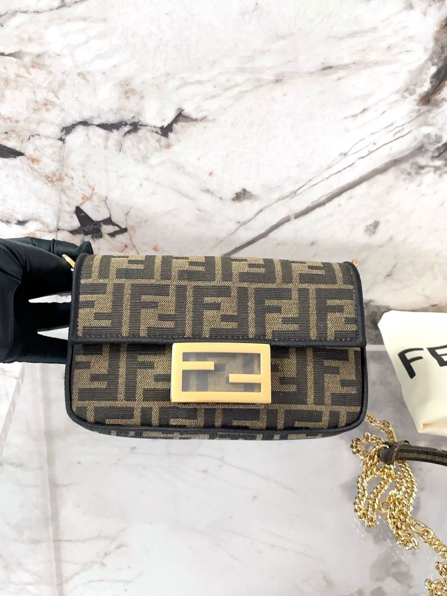 Fendi Pre-loved Bag Very good condition Size ONE SIZE - 7 Thumbnail