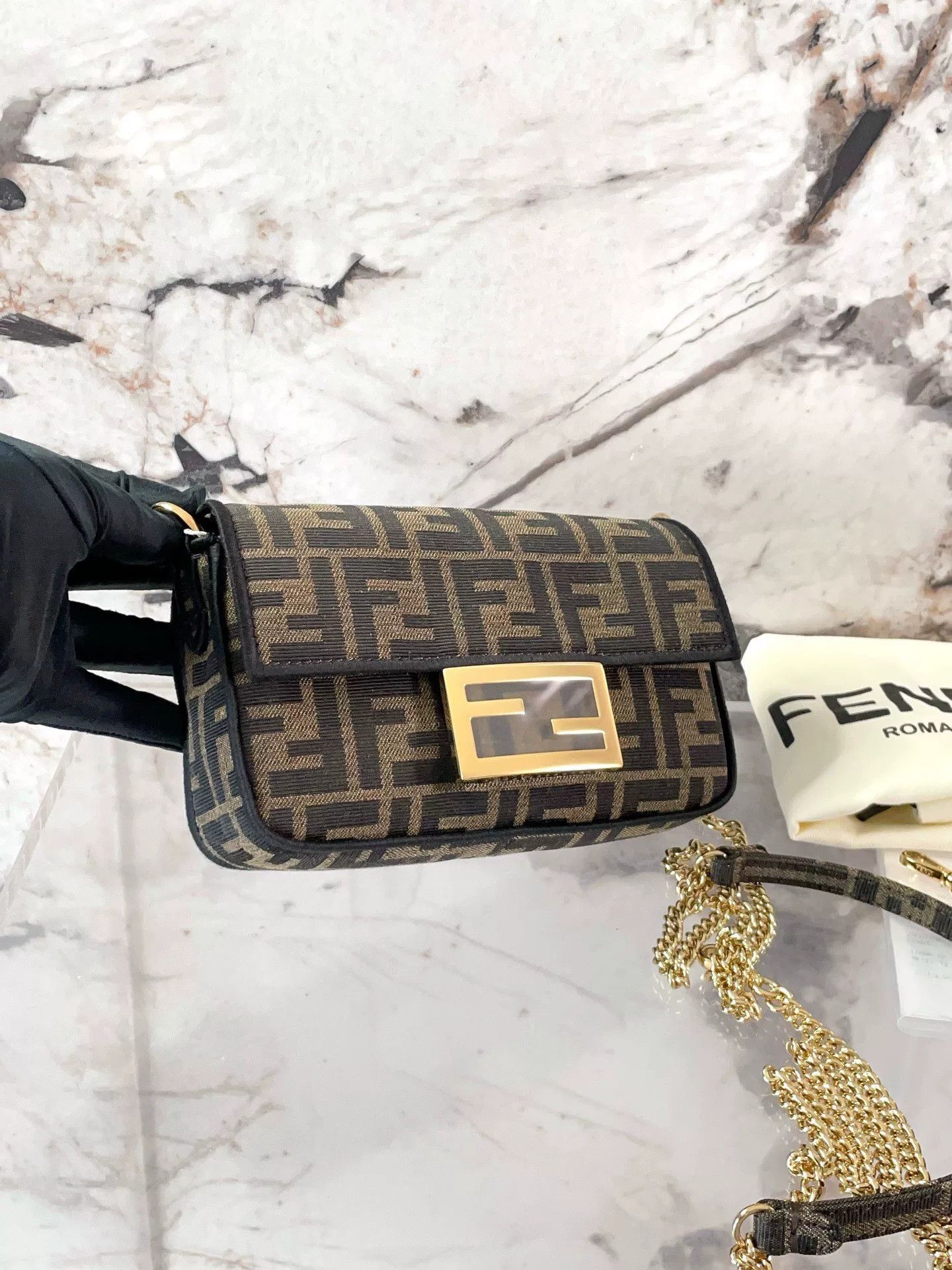 Fendi Pre-loved Bag Very good condition Size ONE SIZE - 6 Thumbnail