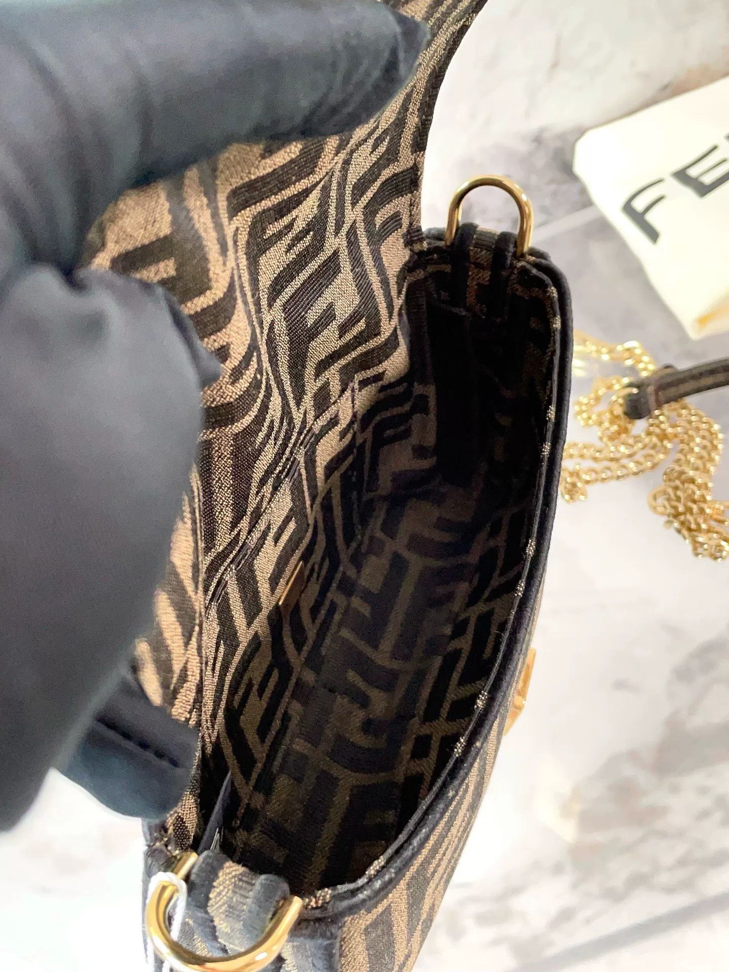 Fendi Pre-loved Bag Very good condition Size ONE SIZE - 9 Thumbnail