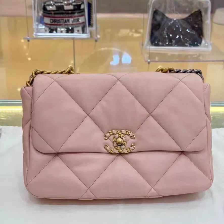 Chanel Pre-loved Bag Very good condition Size ONE SIZE - 2 Thumbnail