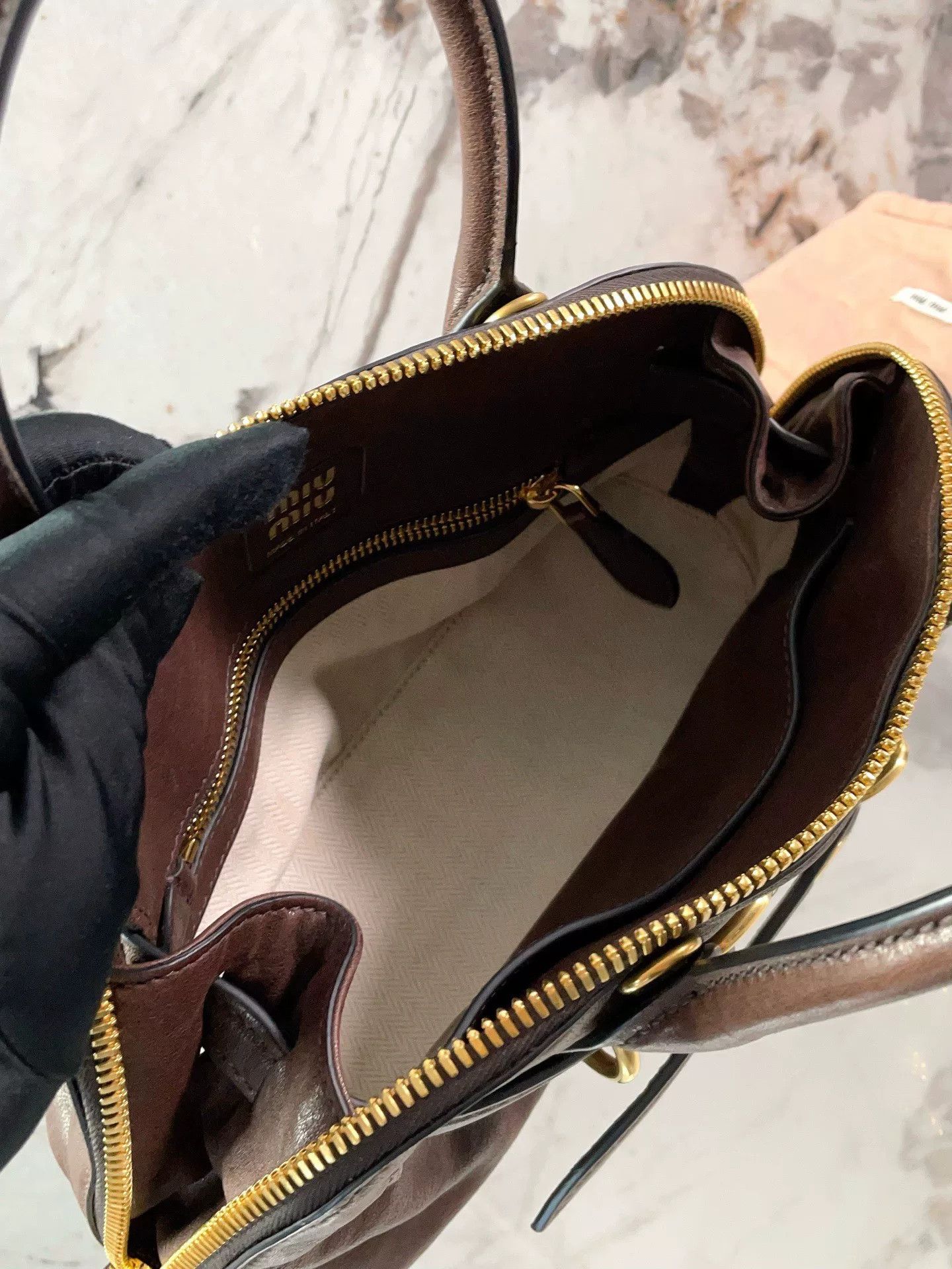 Miu Miu Pre-loved Bag Very good condition Size ONE SIZE - 9 Thumbnail