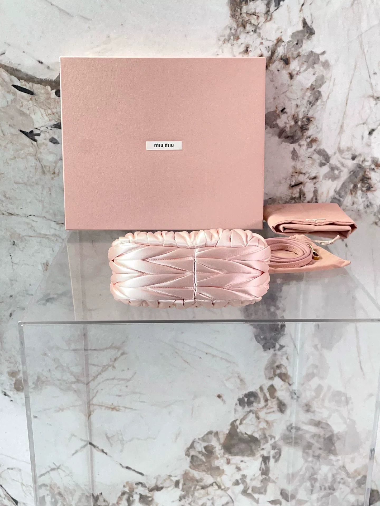 Miu Miu Pre-loved Bag Very good condition Size ONE SIZE - 4 Thumbnail