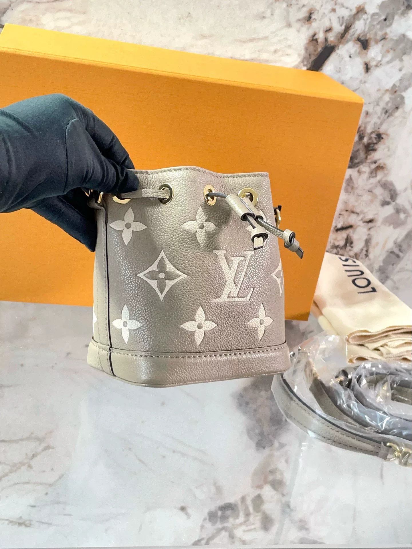 Louis Vuitton Pre-loved Bag Very good condition Size ONE SIZE - 6 Thumbnail