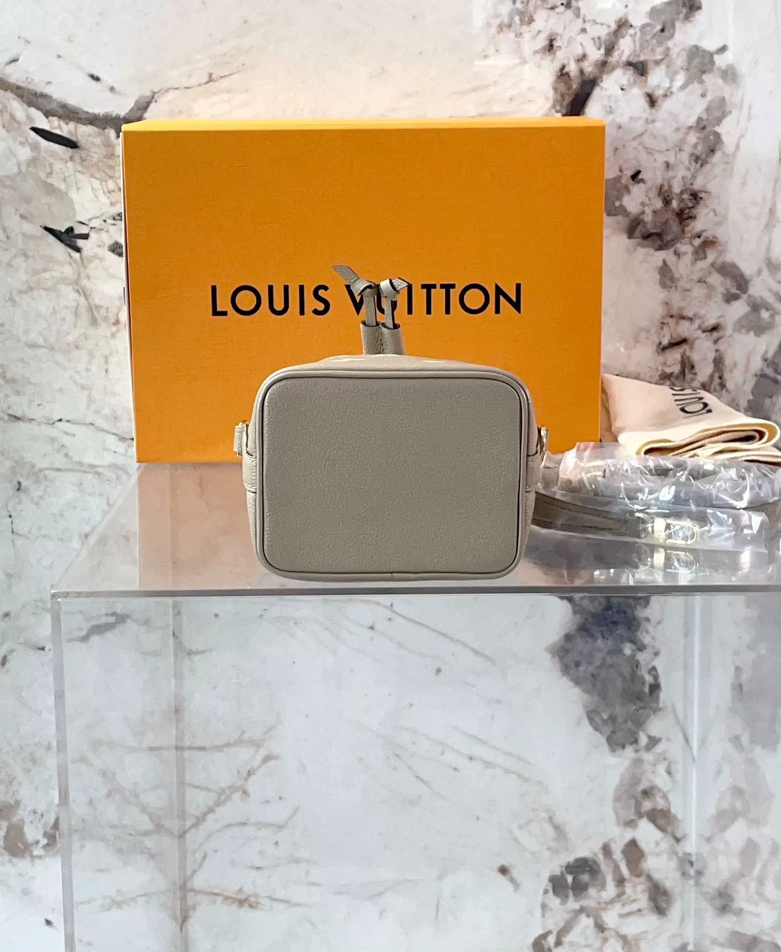 Louis Vuitton Pre-loved Bag Very good condition Size ONE SIZE - 4 Thumbnail