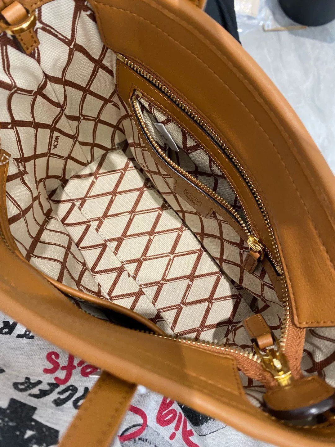 MCM Pre-loved Bag Very good condition Size ONE SIZE - 6 Thumbnail