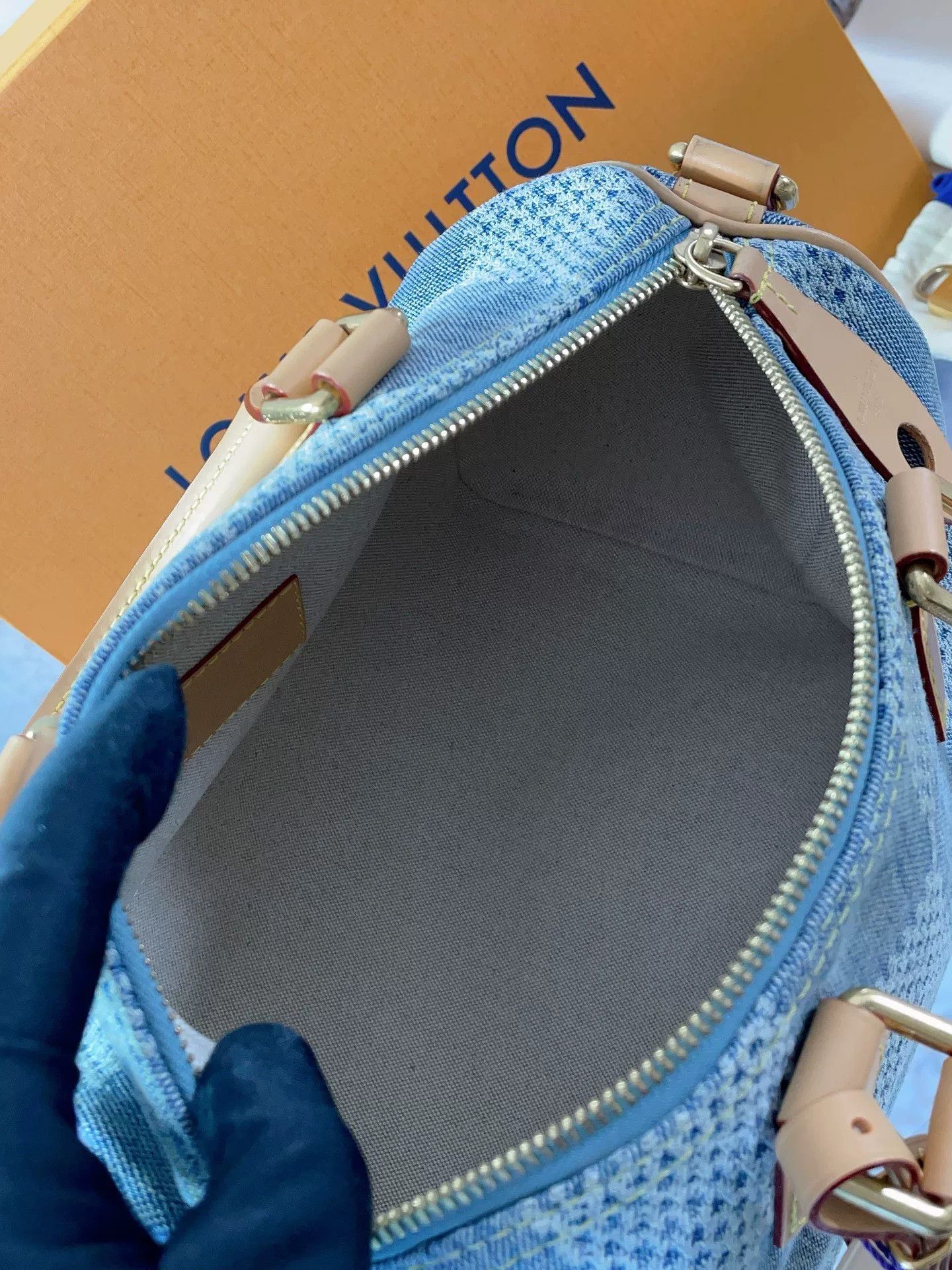Louis Vuitton Pre-loved Bag Very good condition Size ONE SIZE - 9 Thumbnail