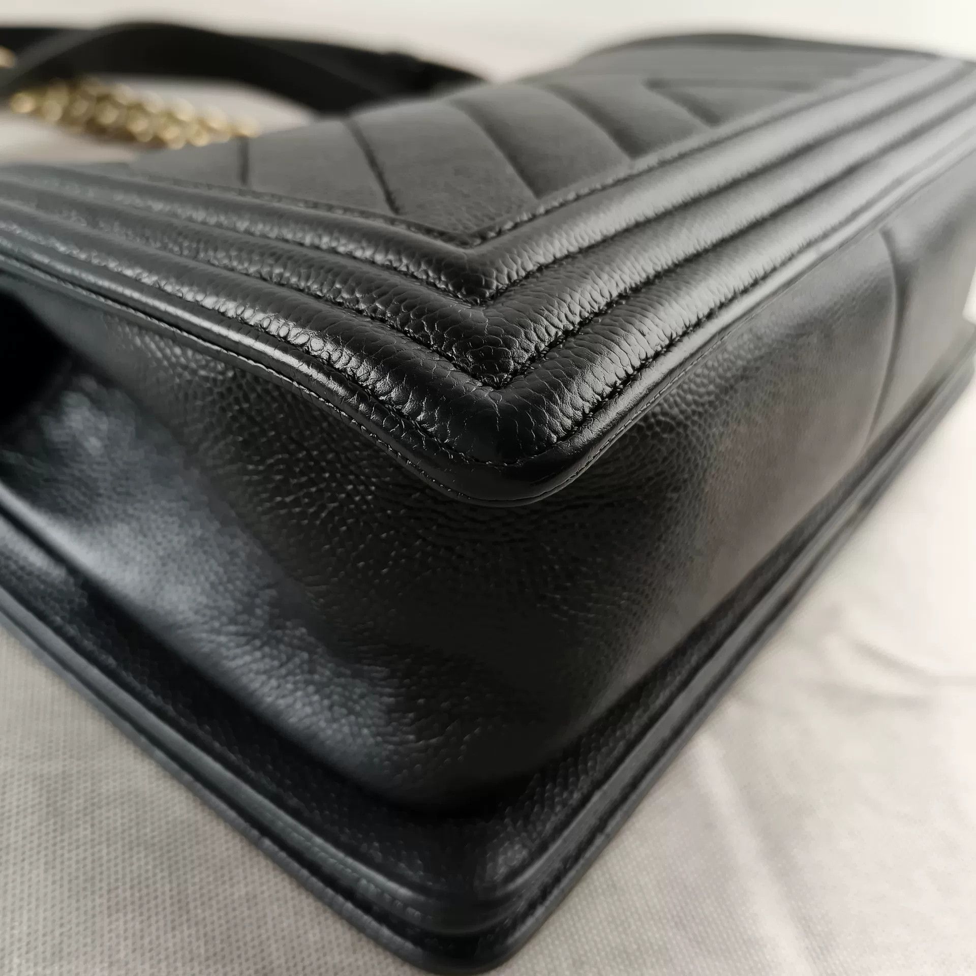 Chanel Pre-loved Bag Very good condition Size ONE SIZE - 2 Thumbnail